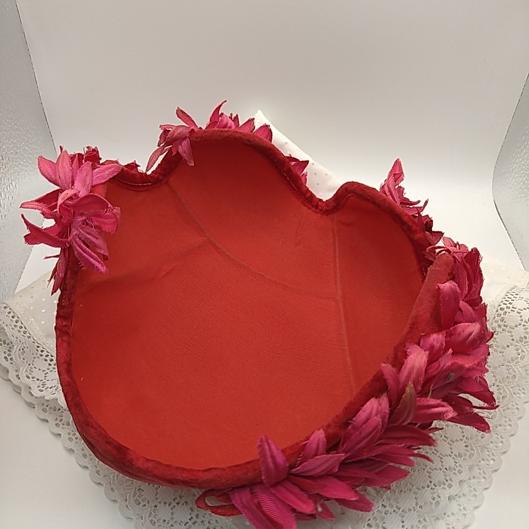 Vintage Ladies Flapper Red Casque Hat Handmade Silk Flowers Velvet Trim Original