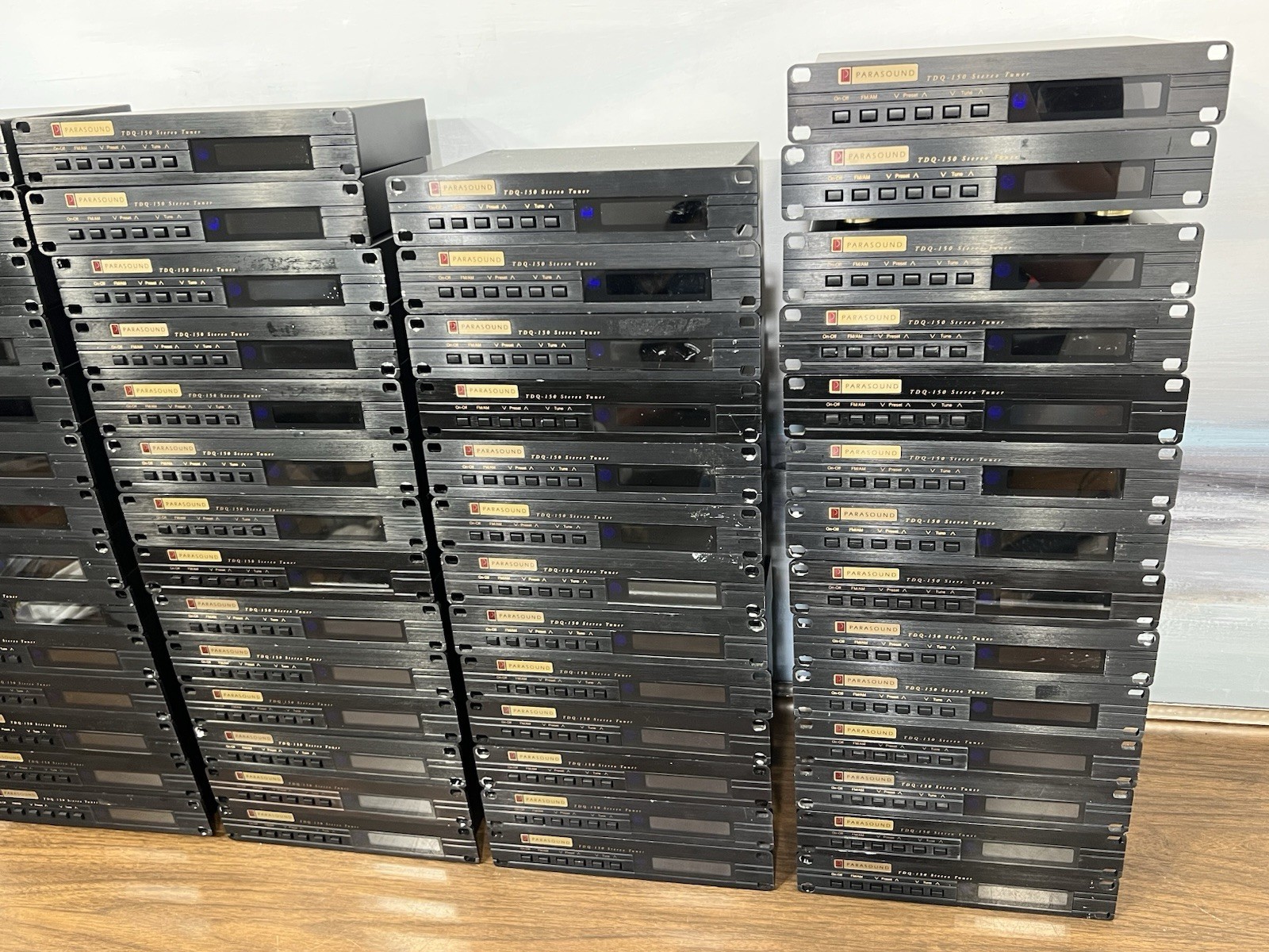 Parasound TDQ-150 Stereo tuner Working ( PRICE FOR 1 UNIT ONLY )