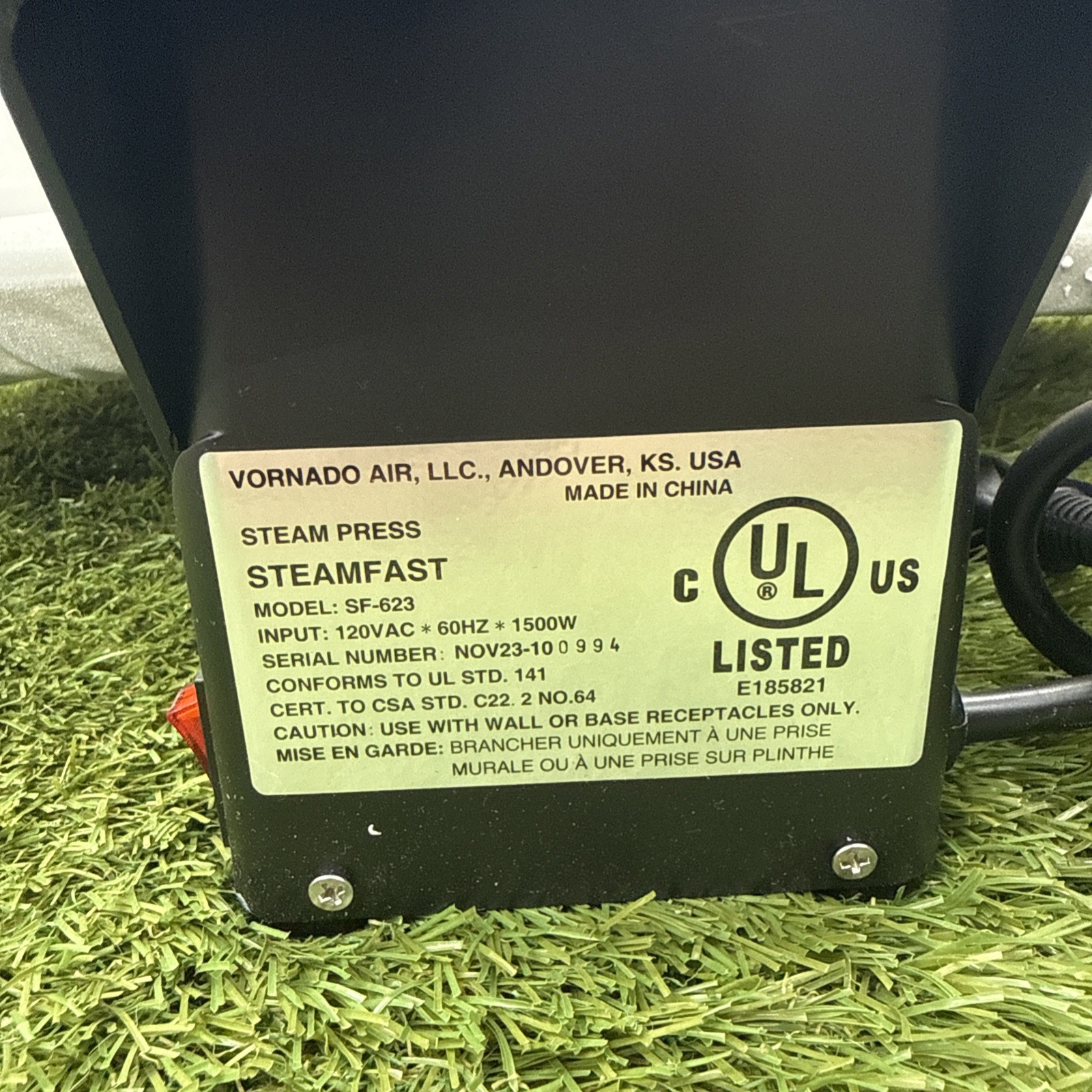 Steamfast SF-623 1500W Mid-Size Fabric Steam Press Iron - Open Box