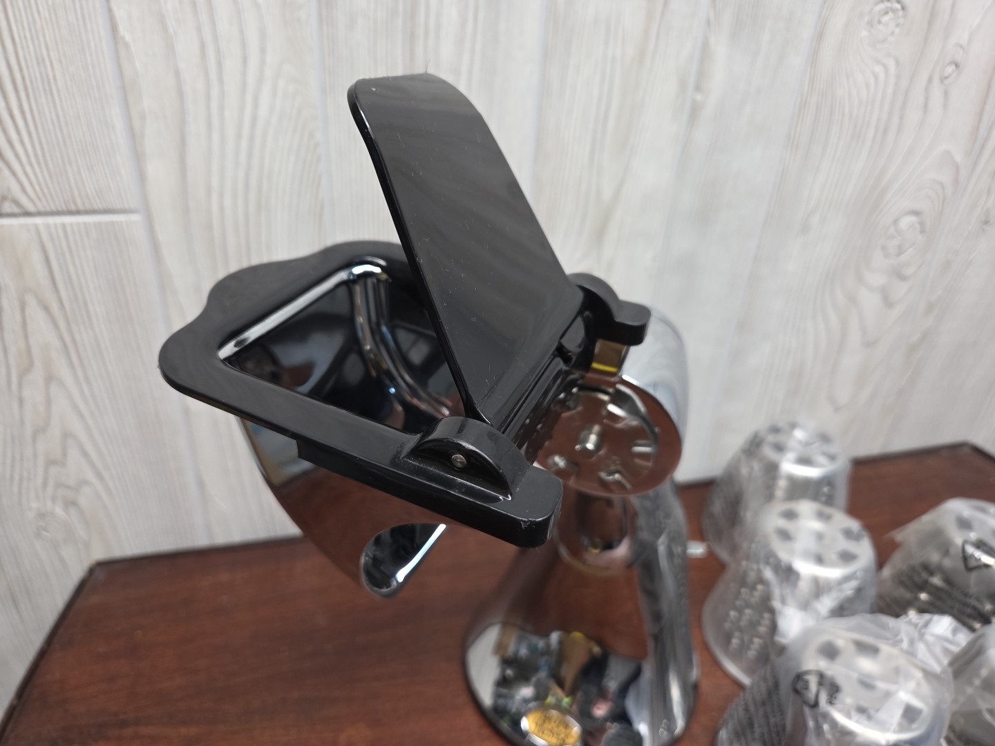 Royal Prestige Manual Food Processor Slicer Shredder Salad Machine with 5 Cones