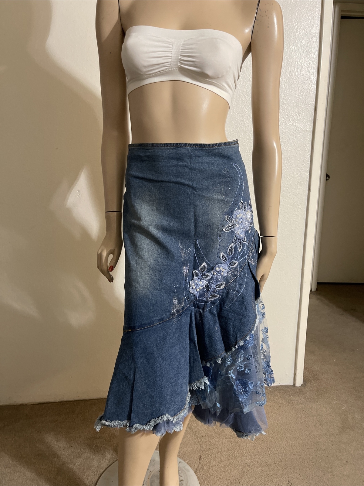 Blue Denim Casual Hippie Boho Beaded Lace Embroidery Ruffle Zip Size M Skirt 901