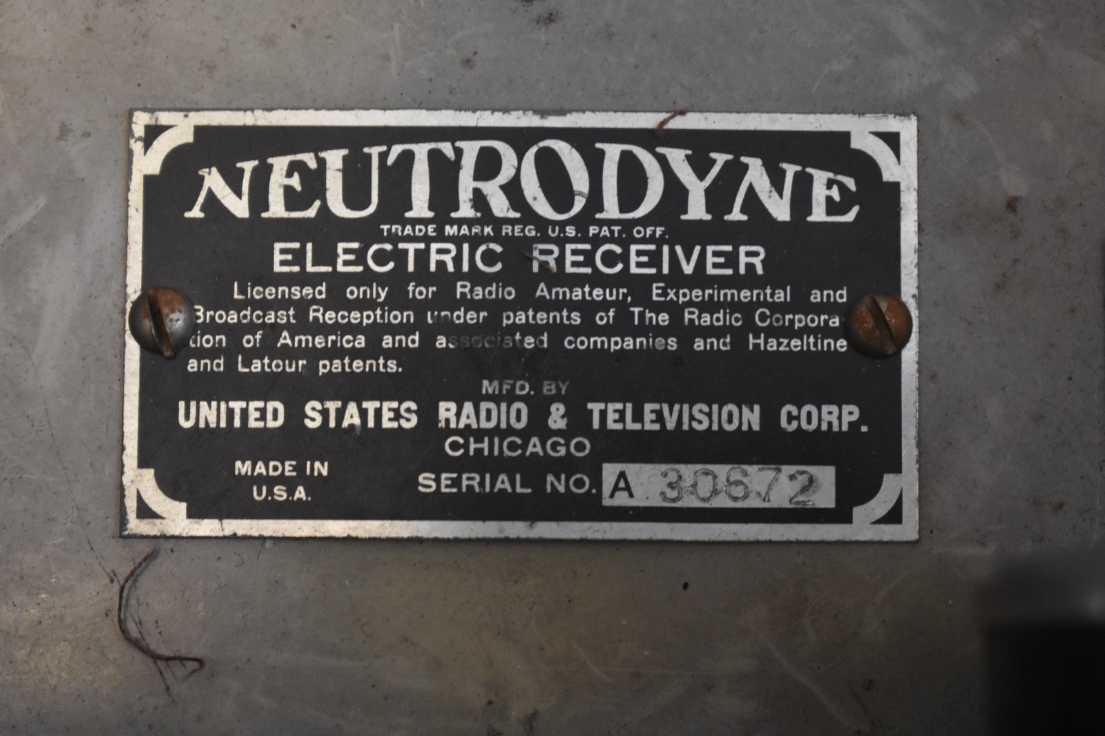 Vintage Neutrodyne Elec Recvr Breadbox Radio All tubes + Frost Fones 161 headset
