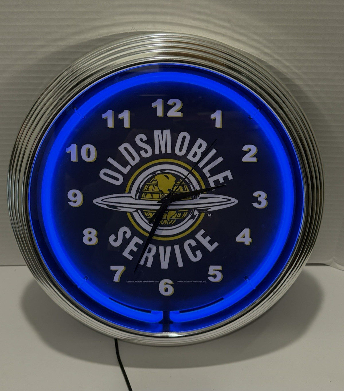 General Motors Oldsmobile Service 15" Neon Sign Clock 8OLDSM Working