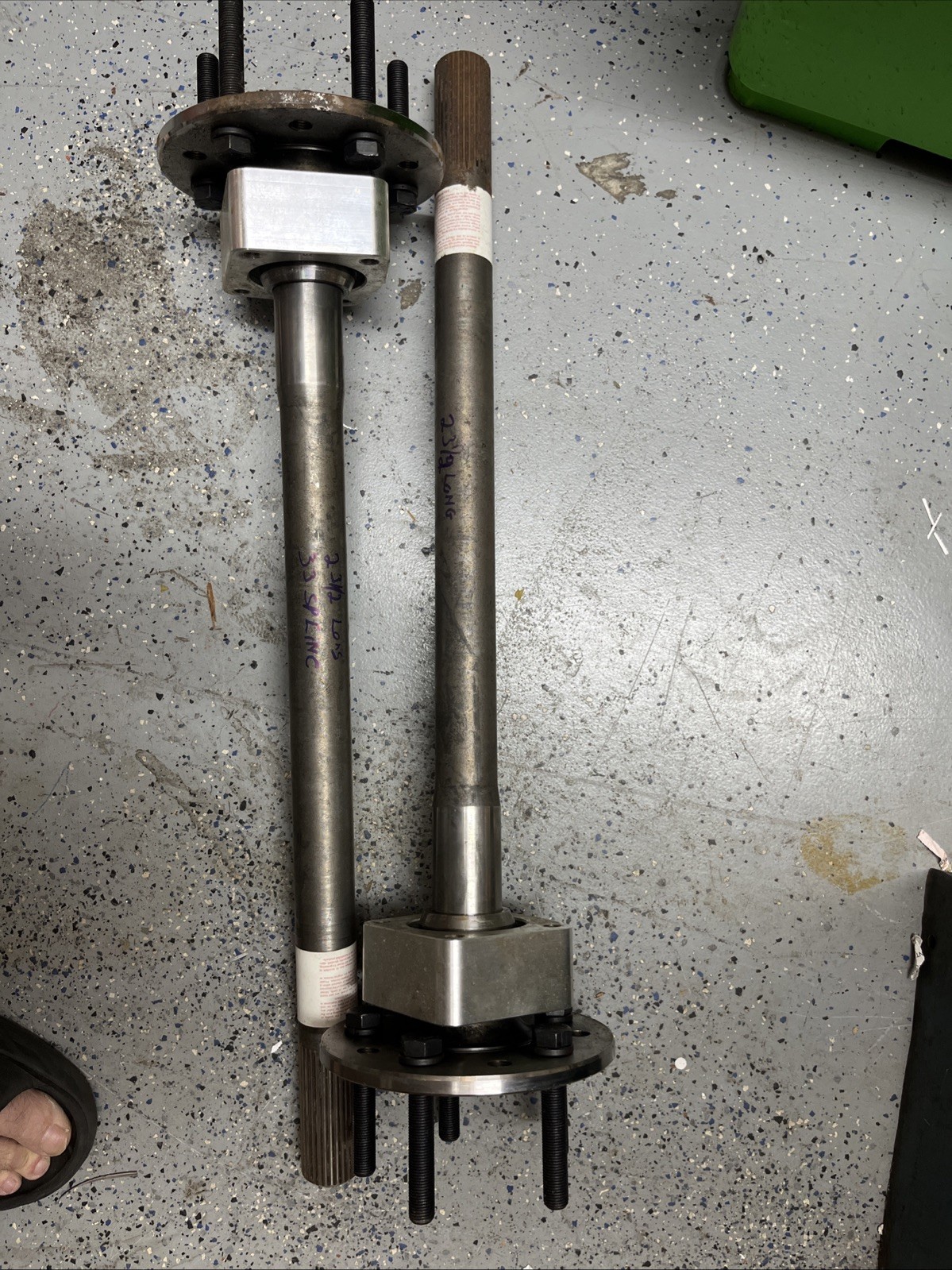 Moser Chevy 12 Bolt 33 Spline With C- Clip Eliminator 23.5” Long