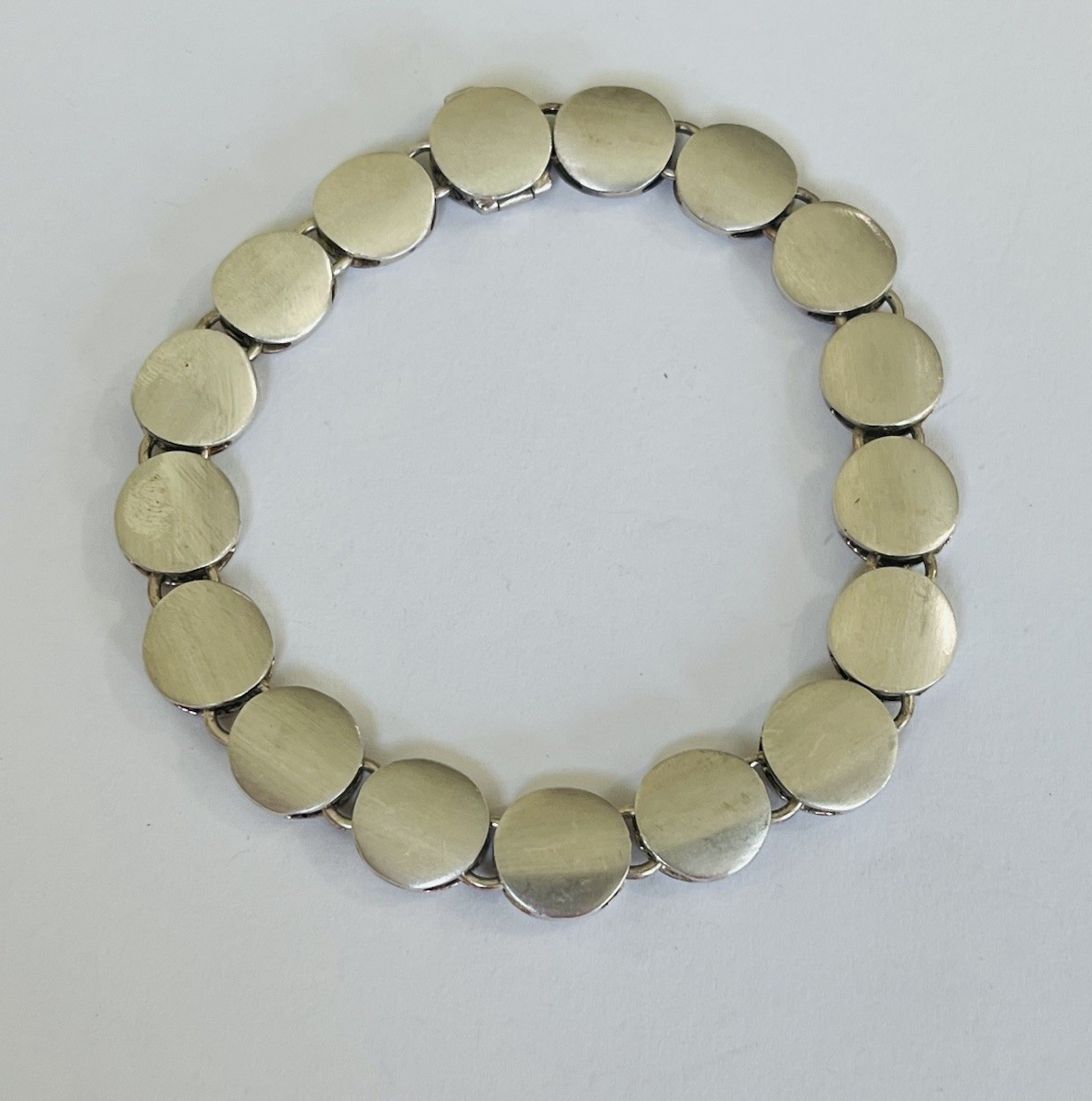 VINTAGE DESIGNER STERLING SILVER BRUSHED DISC MODERNIST LINK BRACELET 43-Grams