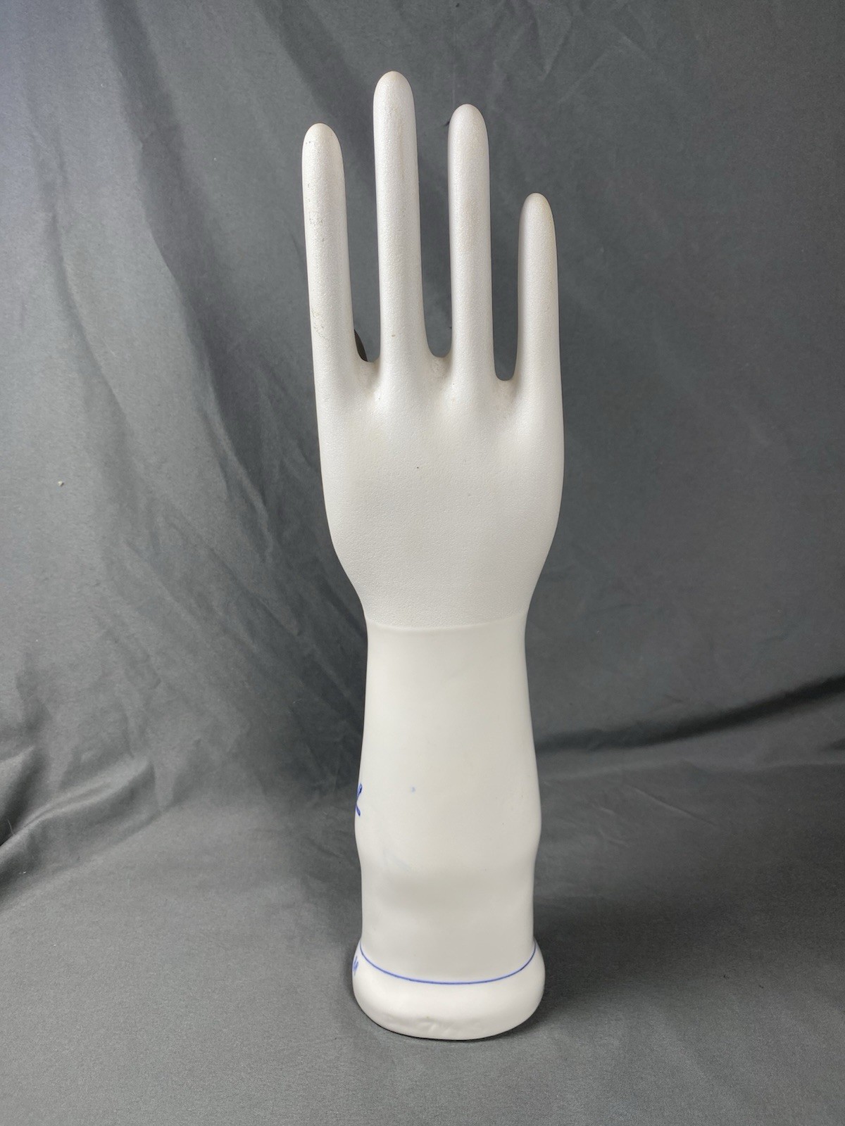 VINTAGE GLOVE MOLD RIGHT HAND 1972 GENERAL PORCELAIN TRENTON NJ SIZE 7 1/2