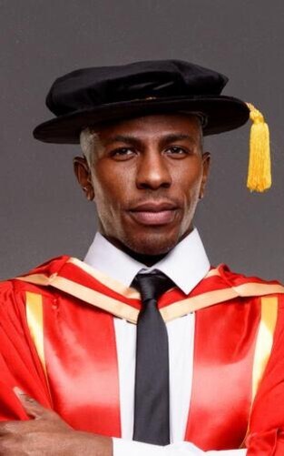 Doctoral Tudor Bonnet (PhD cap)