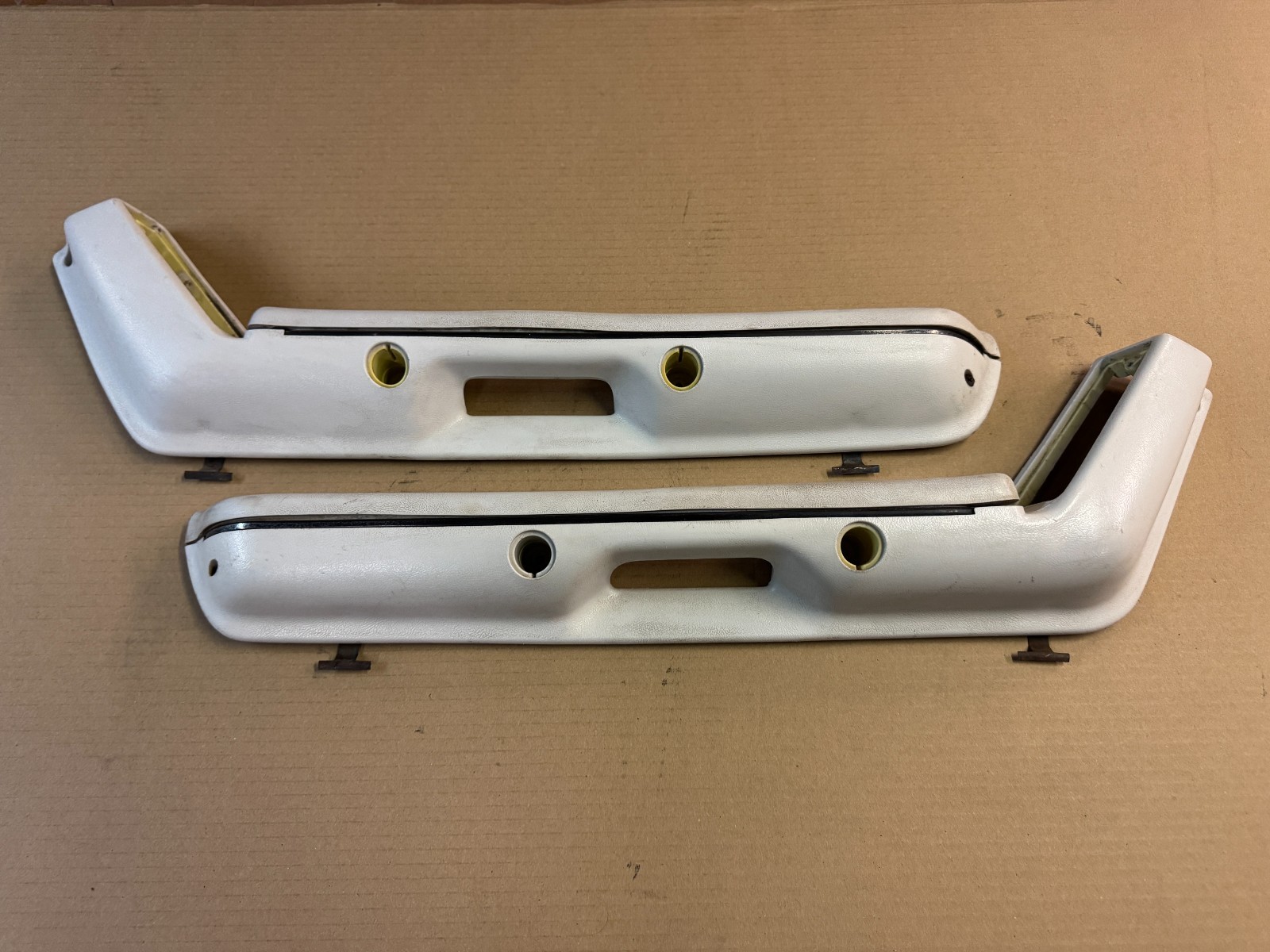 87-93 Ford Mustang White Door Pull Handles Door Armrest Handle FEATURE 7-UP OEM