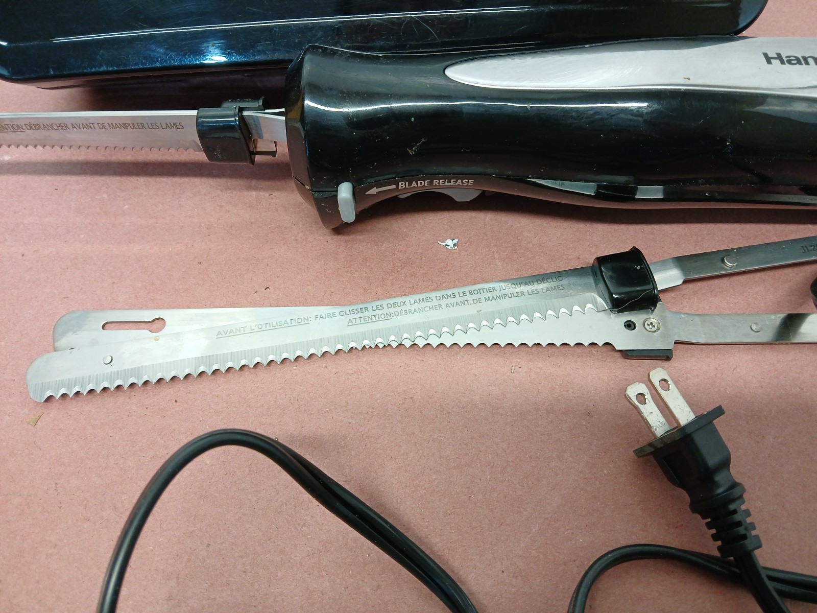 Electric Knife Hamilton Beach Model 74275 w/ Blades Storage Case