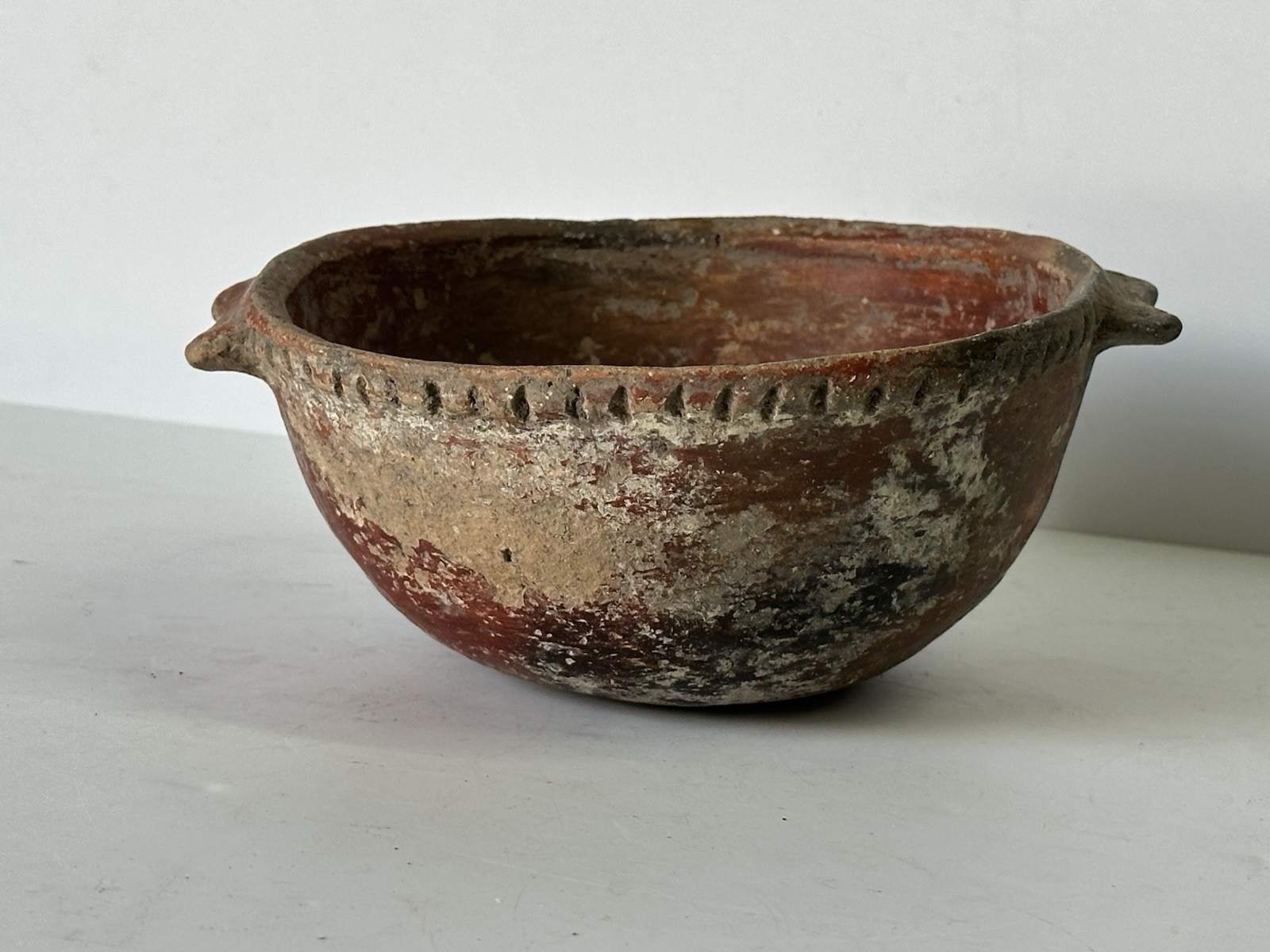 COLORFUL RED QUAPAW POTTERY HANDLED PIE CRUST BOWL ARKANSAS MISSISSIPPIAN JAR