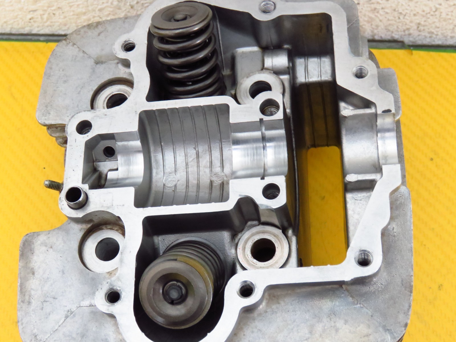 1983 SUZUKI LT125 OEM VALVE HEAD valves cylinder head GOOD SHAPE