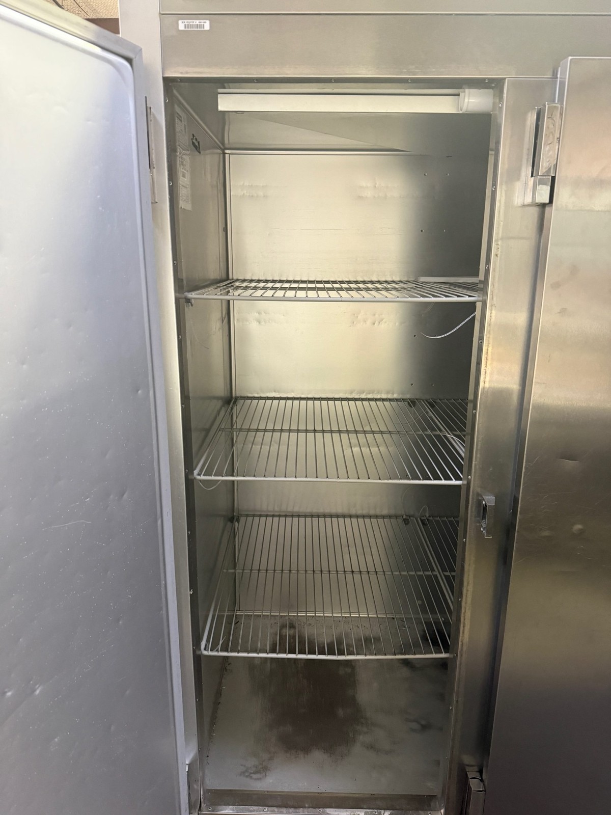 2018 TRAULSEN G30011 3 SOLID DOOR REACH-IN STAINLESS STEEL REFRIGERATOR