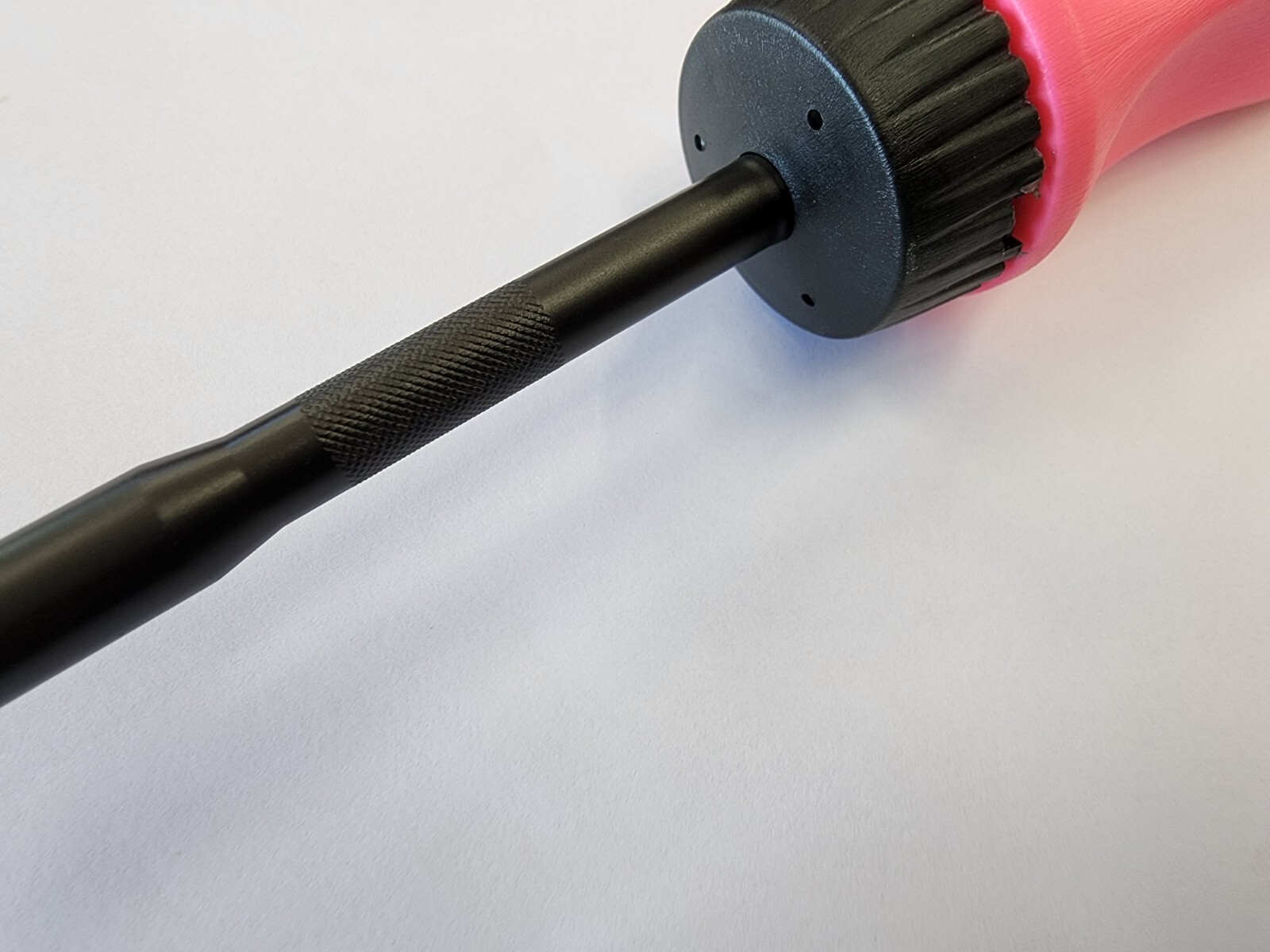 Snap-on Tools RARE PINK & BLACK Ratcheting Screwdriver w/black shank SSDMR4B