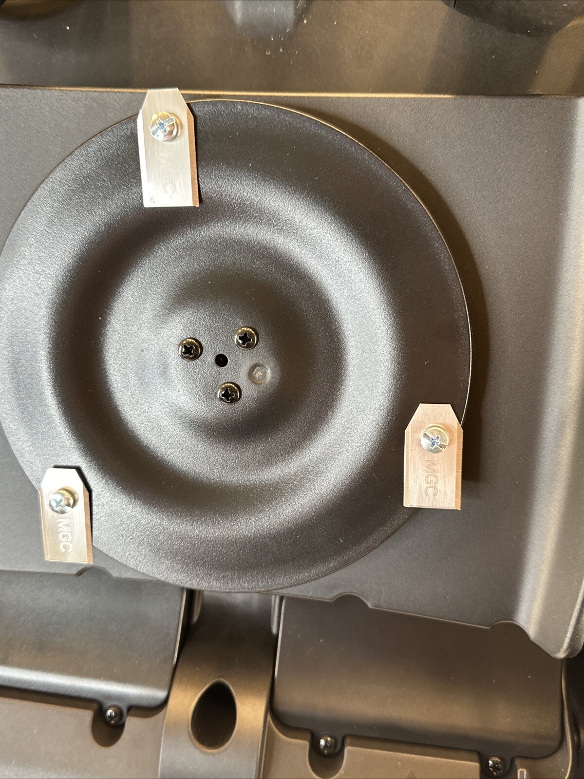 RLM1000 Robotic Lawn Mower 1/4 Acre Battery Powered Smart Path APP Control 18V