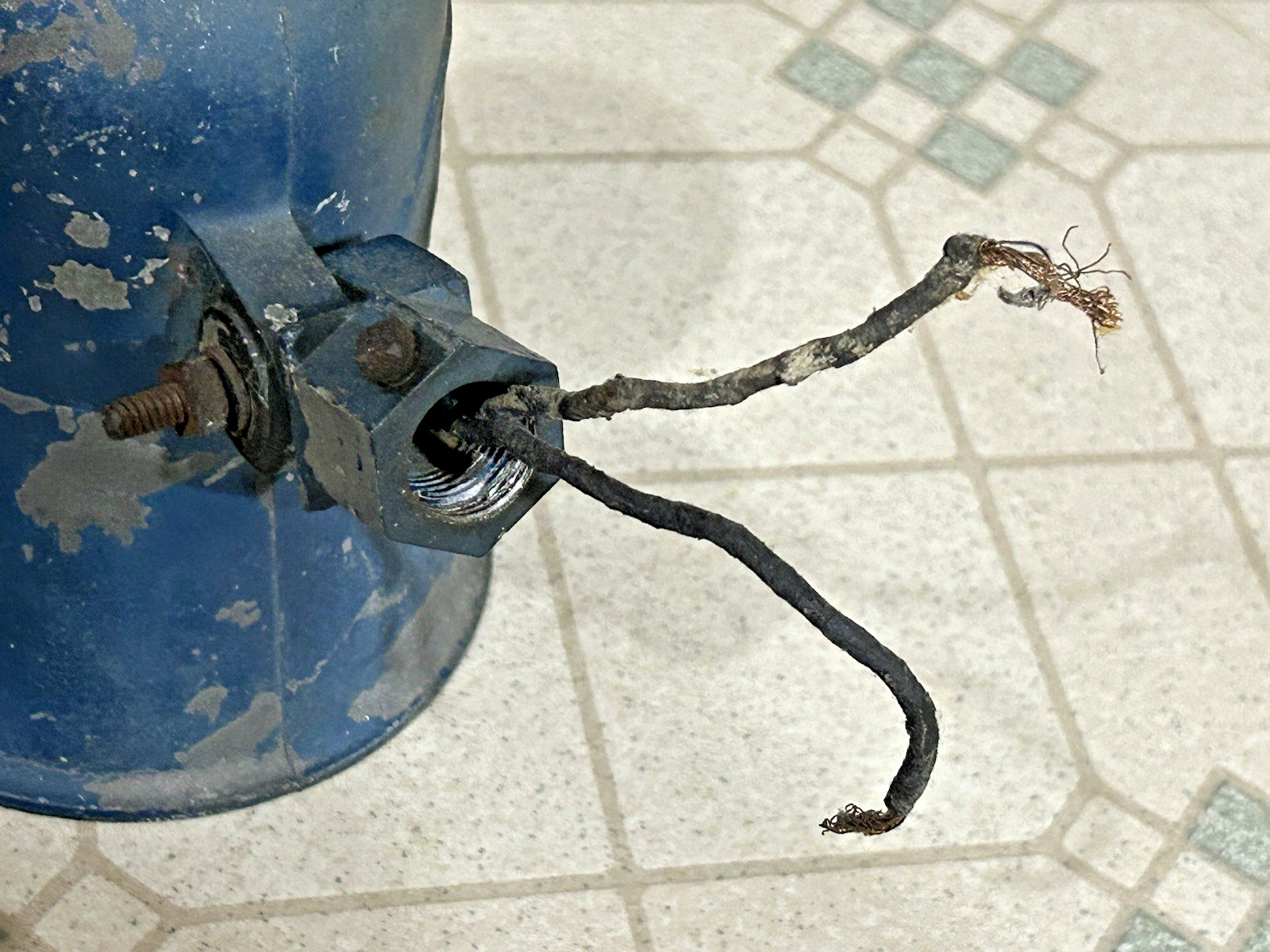 VINTAGE GARAGE SEVICE STATION GAS PUMP LIGHTS OLD VINTAGE PEMCO LIGHTS