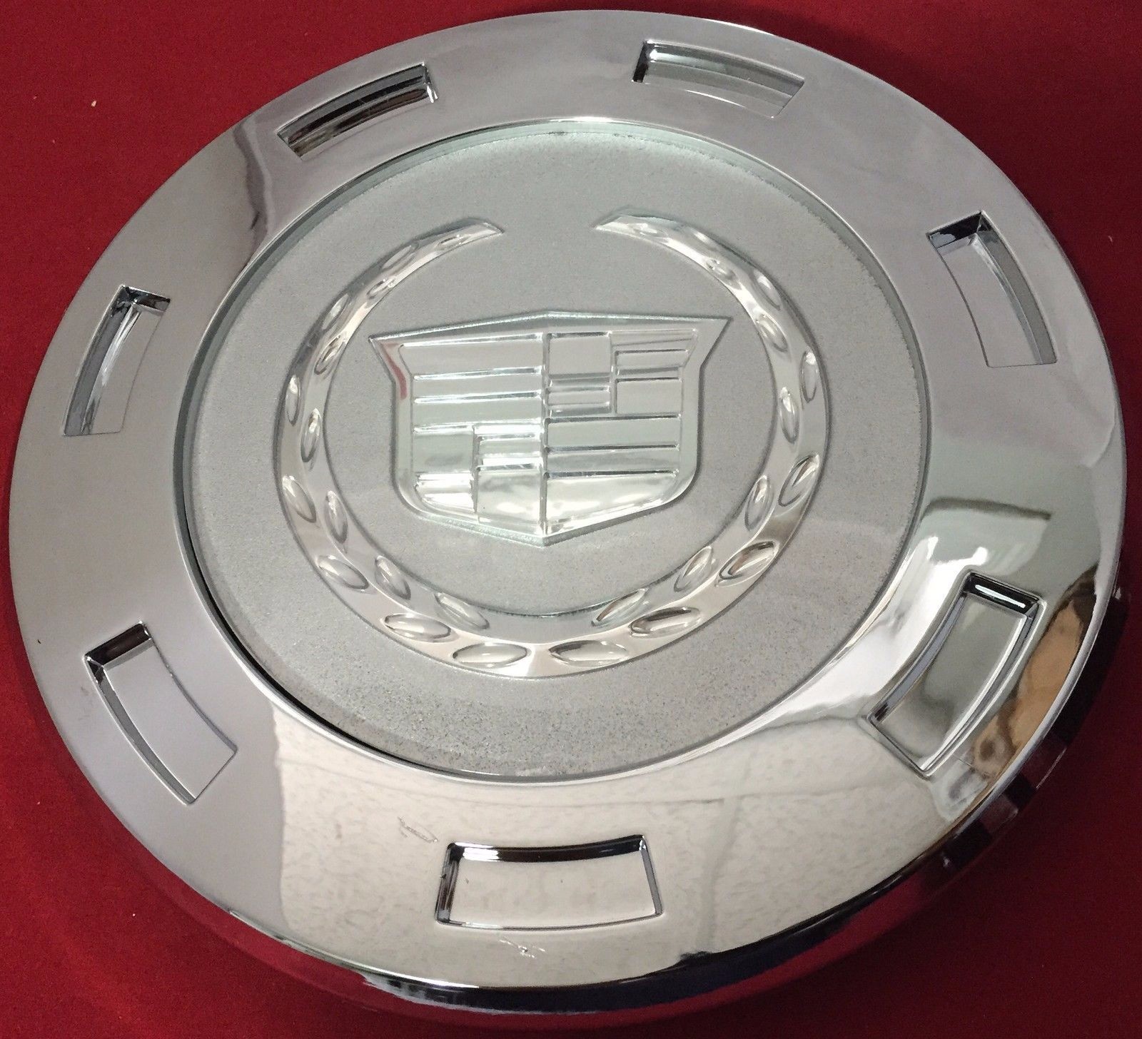 1 PIECE 2007-2014 CADILLAC ESCALADE PLAIN CREST 22" WHEEL CENTER CAP 9596649