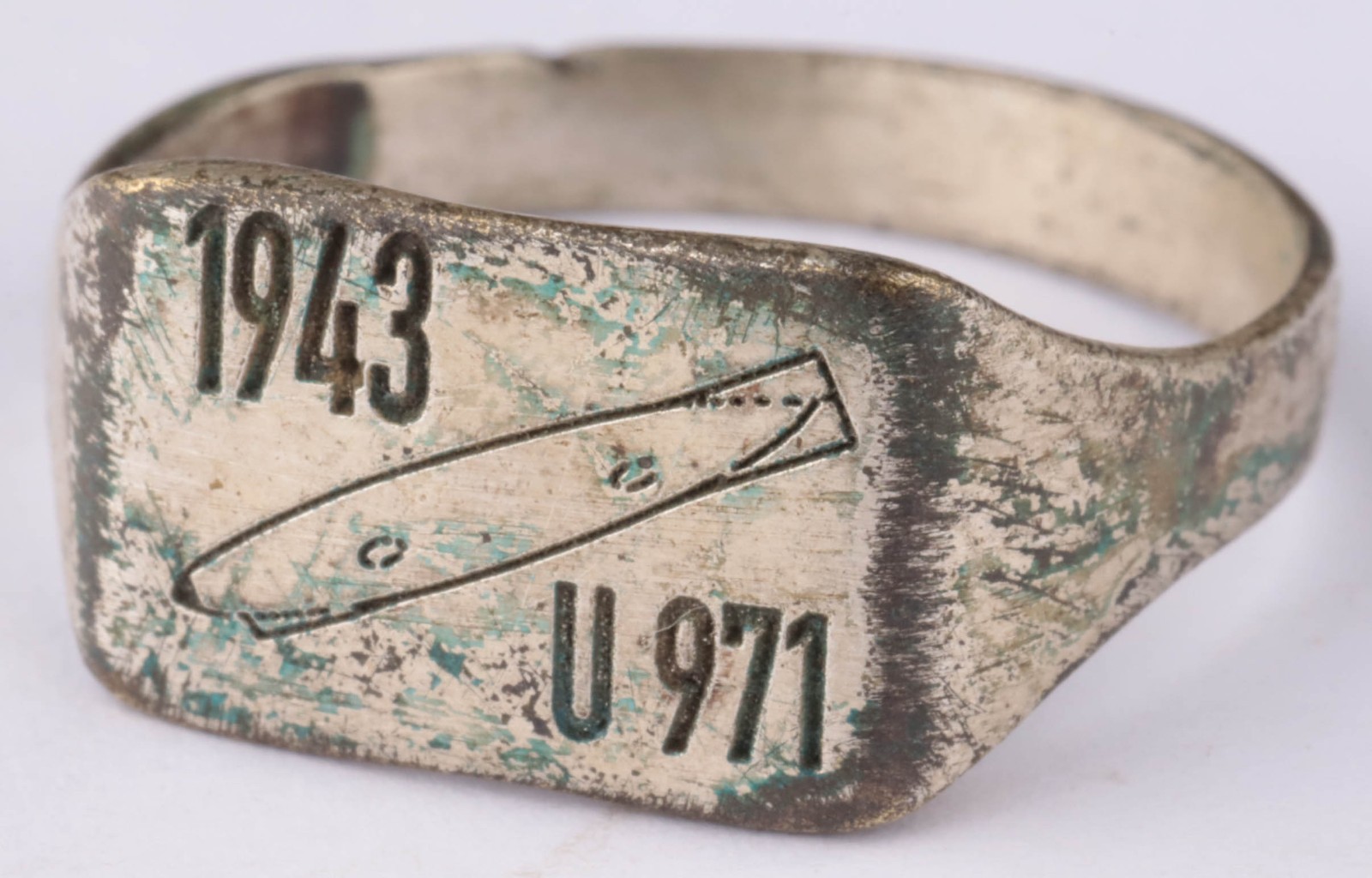 U971 Zeppelin 1943 U-boat WW2 German ring naval submarine U-Boot Kriegsmarine