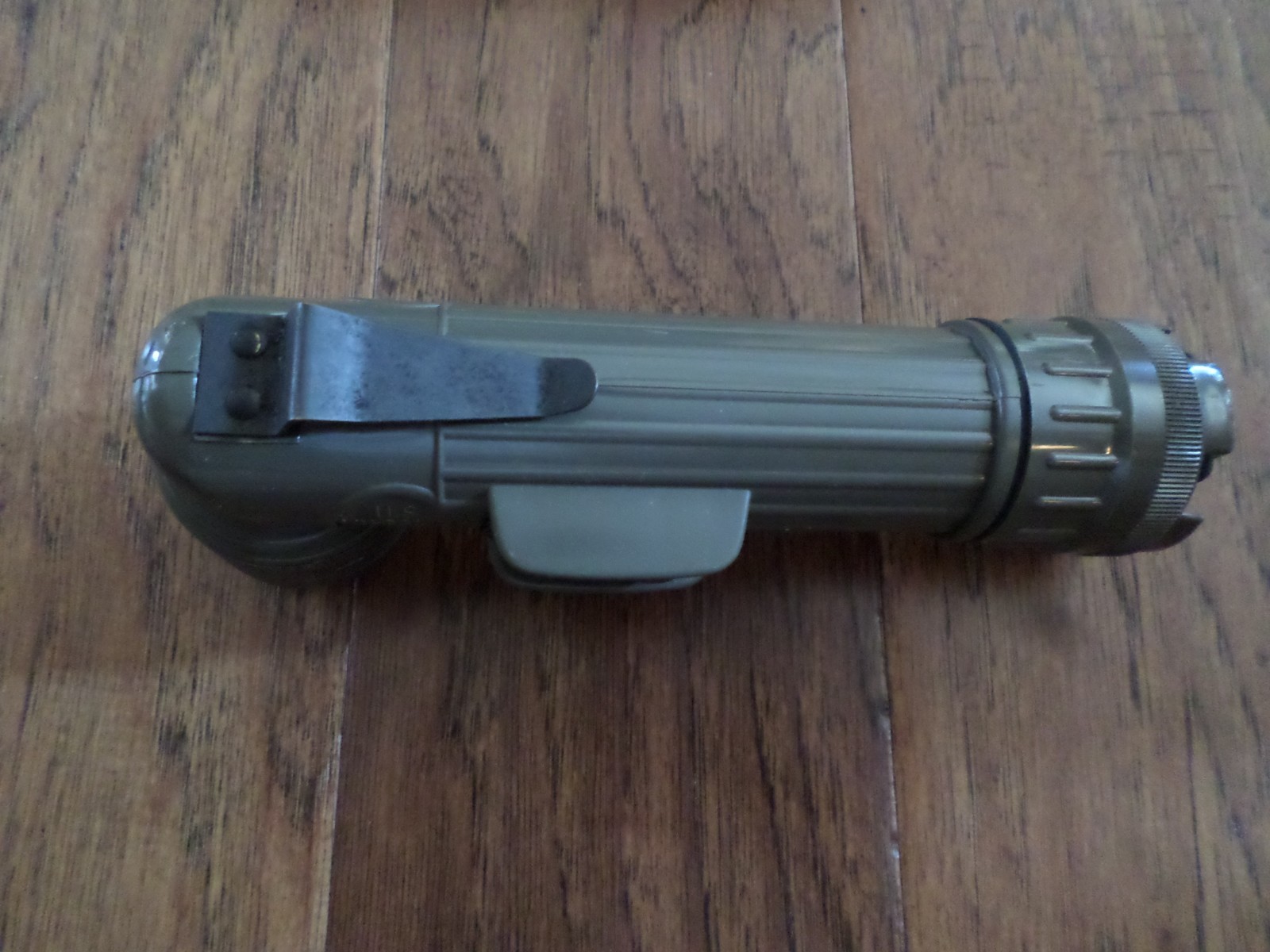 U.S MILITARY ISSUE ANGLE HEAD FLASHLIGHT FULTON MX-991/U OD GREEN U.S.A MADE NEW