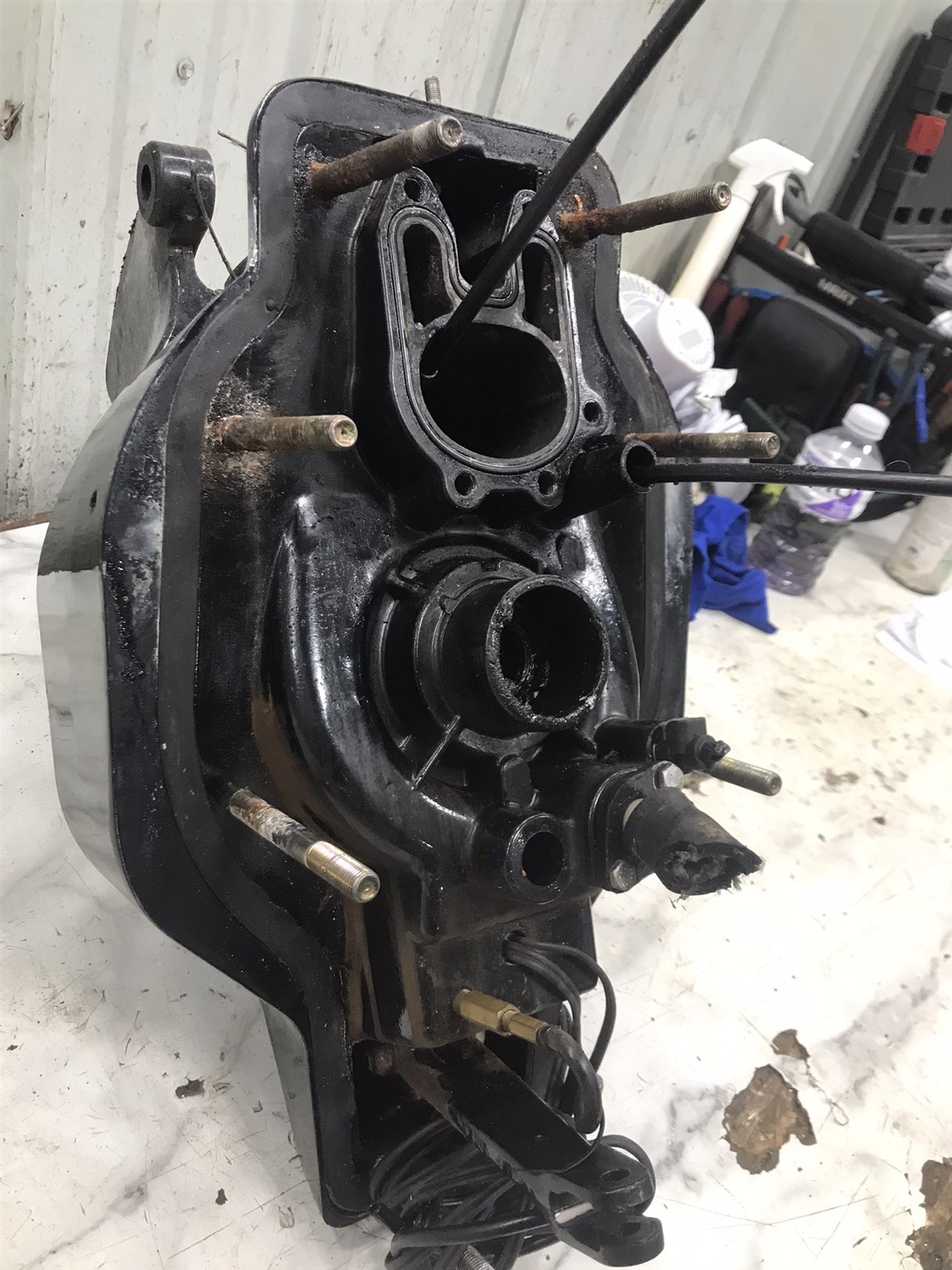 Mercury marine MerCruiser Alpha 1 Gen 2 out drive outdrive mount gimbal housing