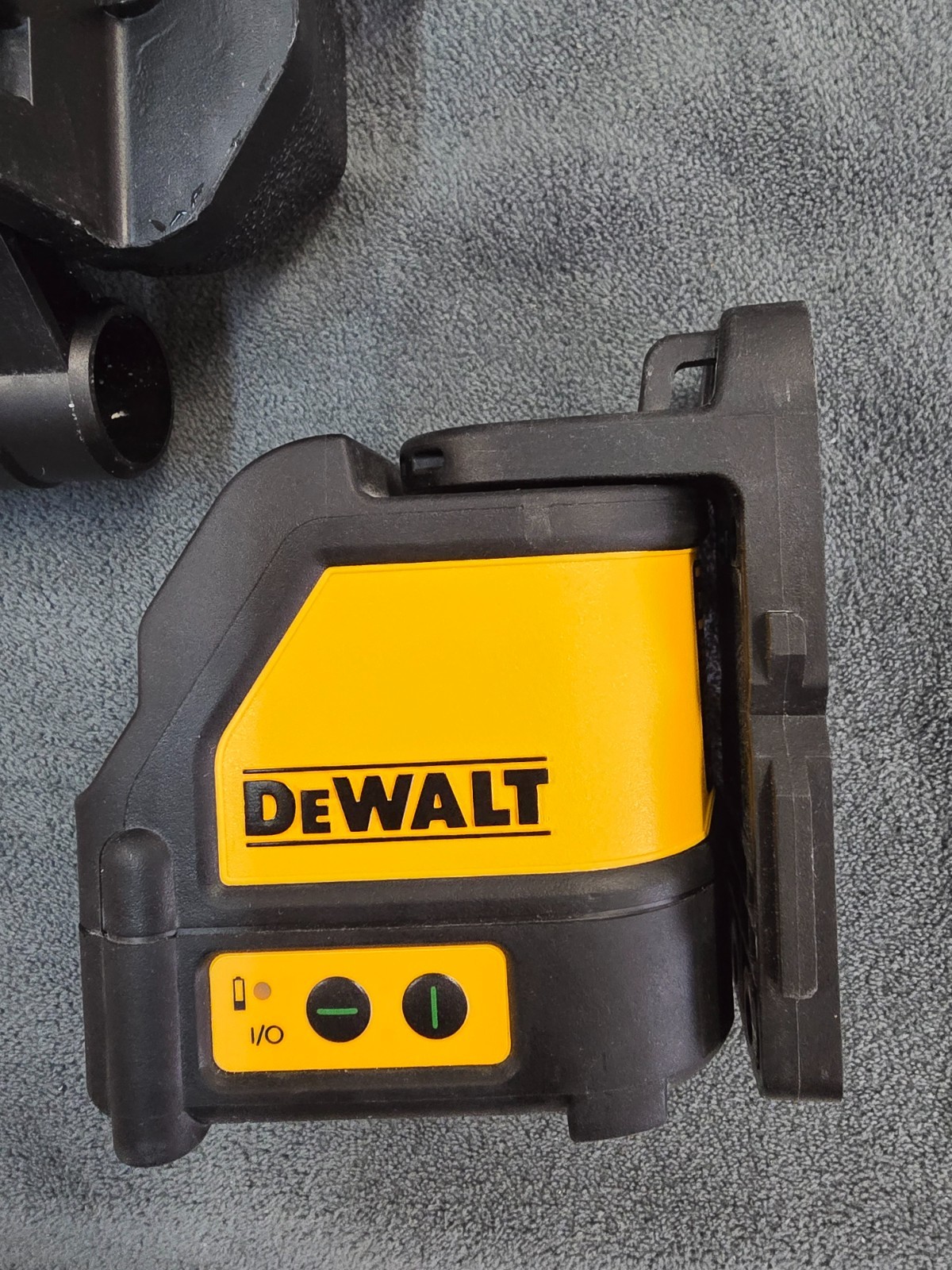 Dewalt Green Self-Leveling Cross Line Laser Level DW088CG