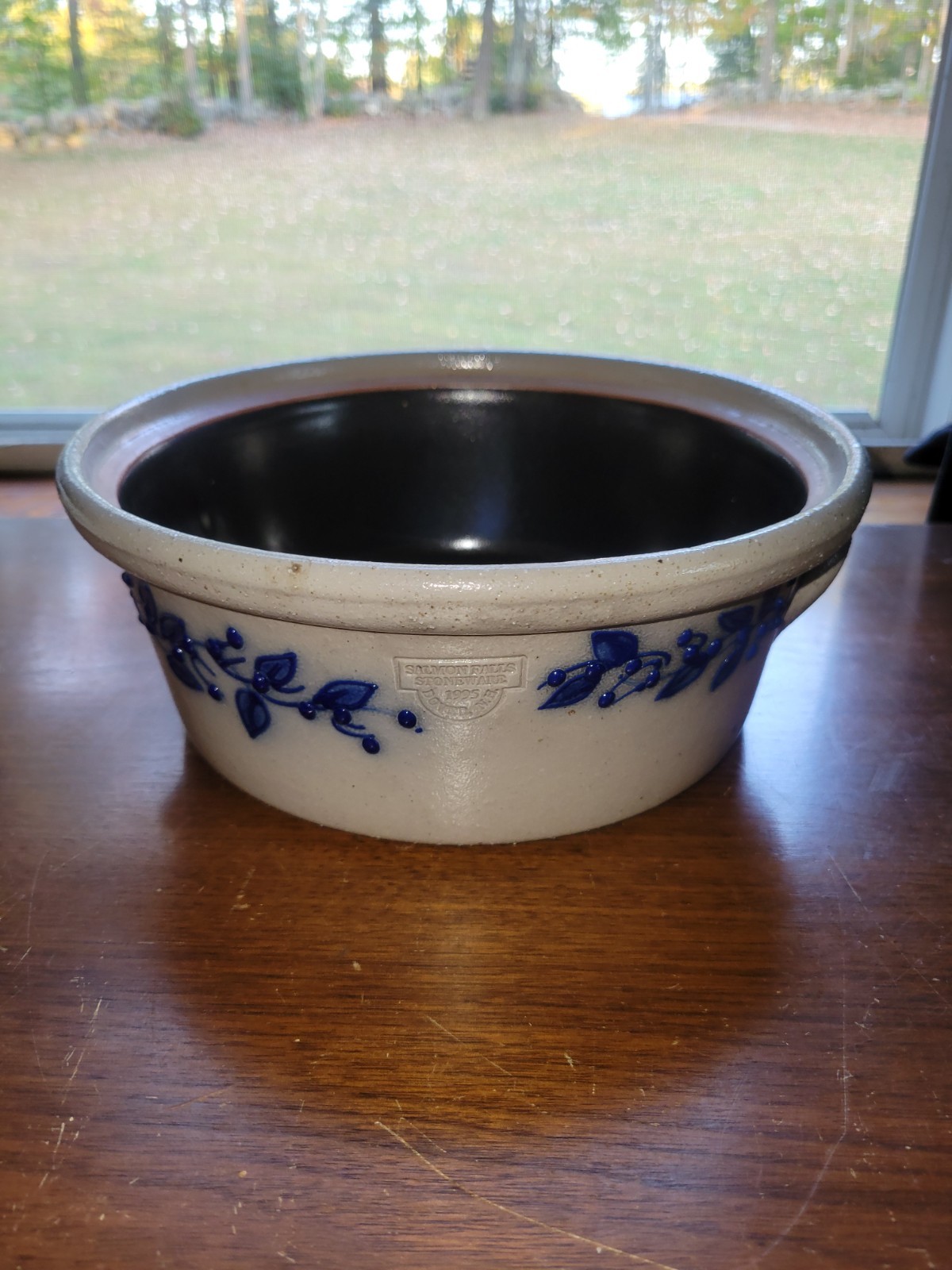 9.25"x3.5" Salmon Falls Blueberry Basket Cassarole Bowl Lidded 1995