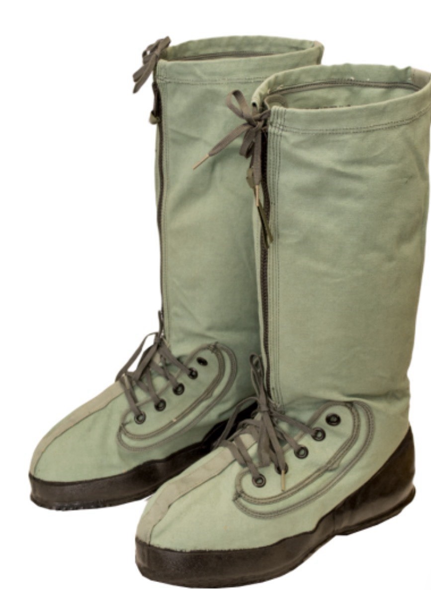 USAF Wellco Mukluk Arctic N-1B Extreme Cold Weather Boots MED.  w/Wool Liner A32