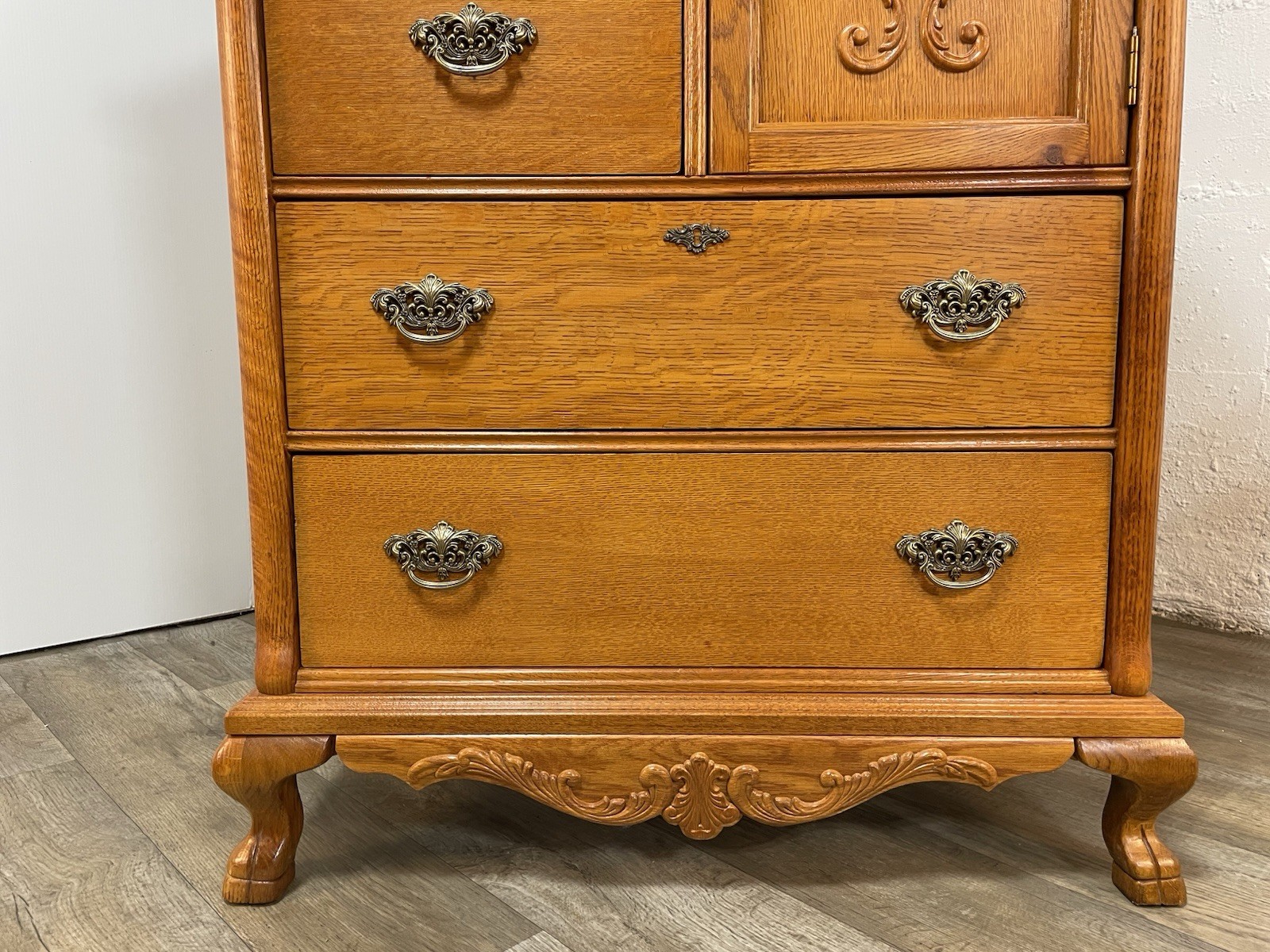 Lexington Furniture Door Chest Victorian Sampler Collection