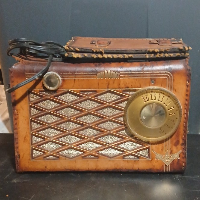 DuMont 1950s Tube Radio with Leather Case and Eveready Battery