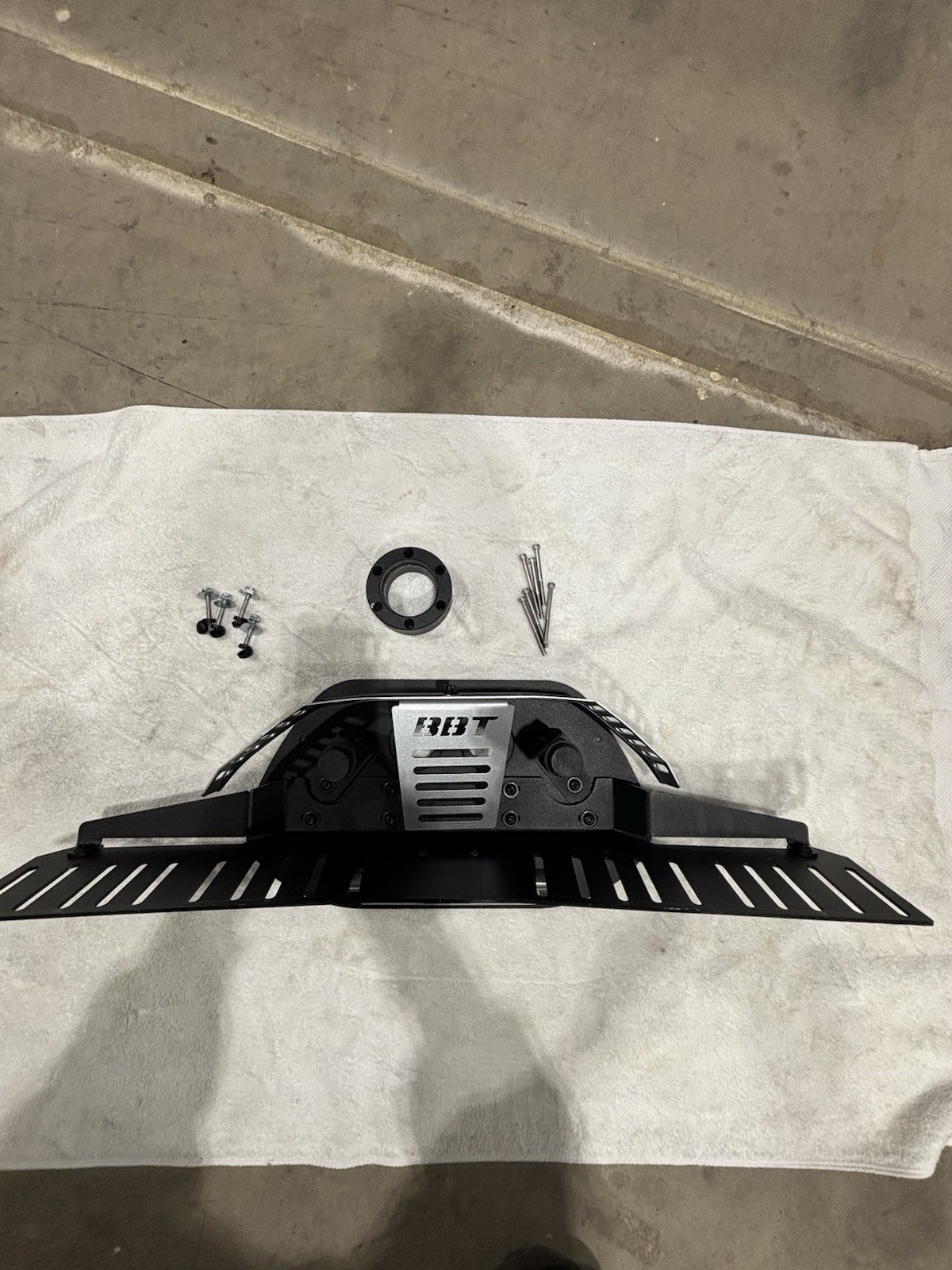 Bass Boat Technologies Mega Dual Graph Mount Ranger Boat