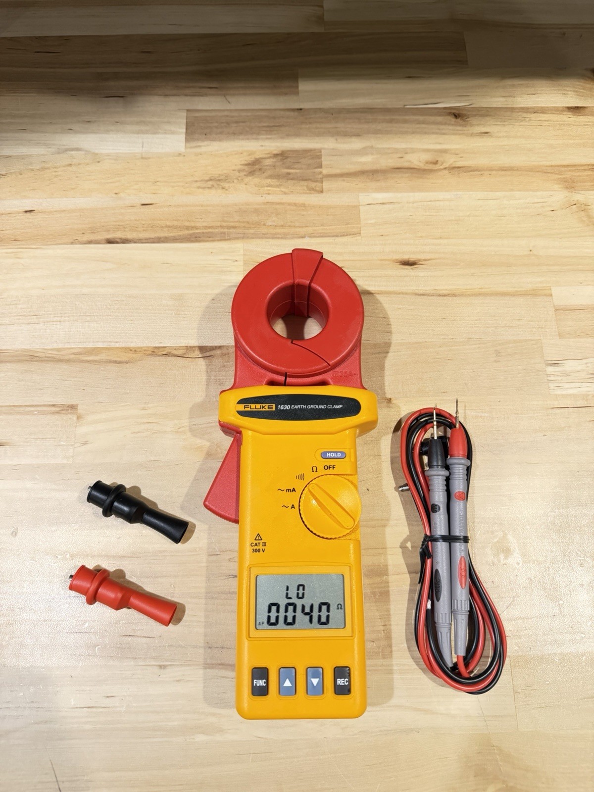 FLUKE 1630 EARTH GROUND CLAMP W/ LEADS - FREE SHIPPING / PERFECT CONDITION