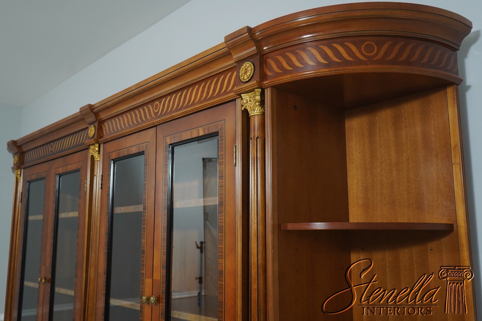 62814: Italian Georgian Style Wall Bookcase Unit