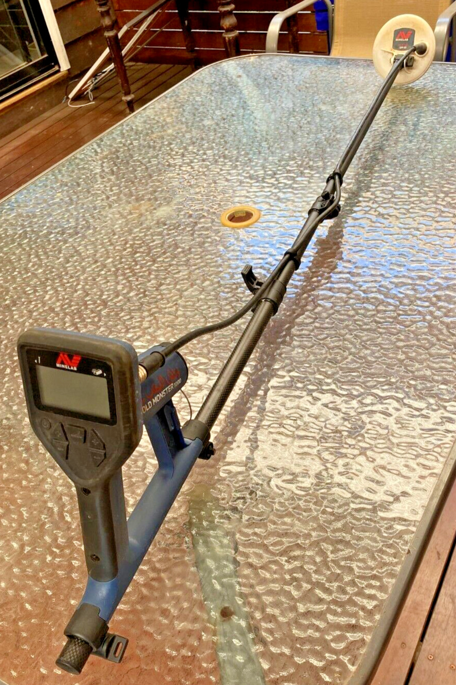 Minelab Monster Replacement Shaft Carbon Fibre with Nylon Clamps