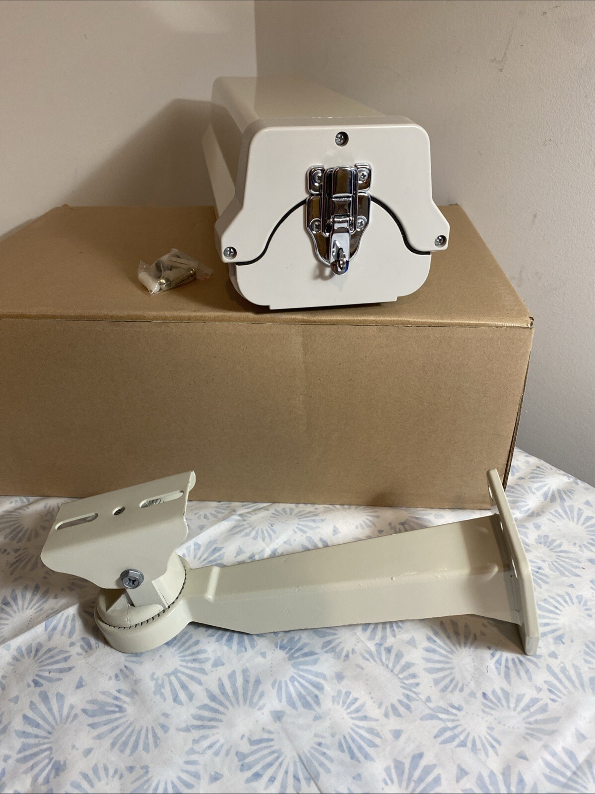 Videolarm LCHHB Outdoor Housing w/ Heater Blower and LCHHB Wall Mount Brand New