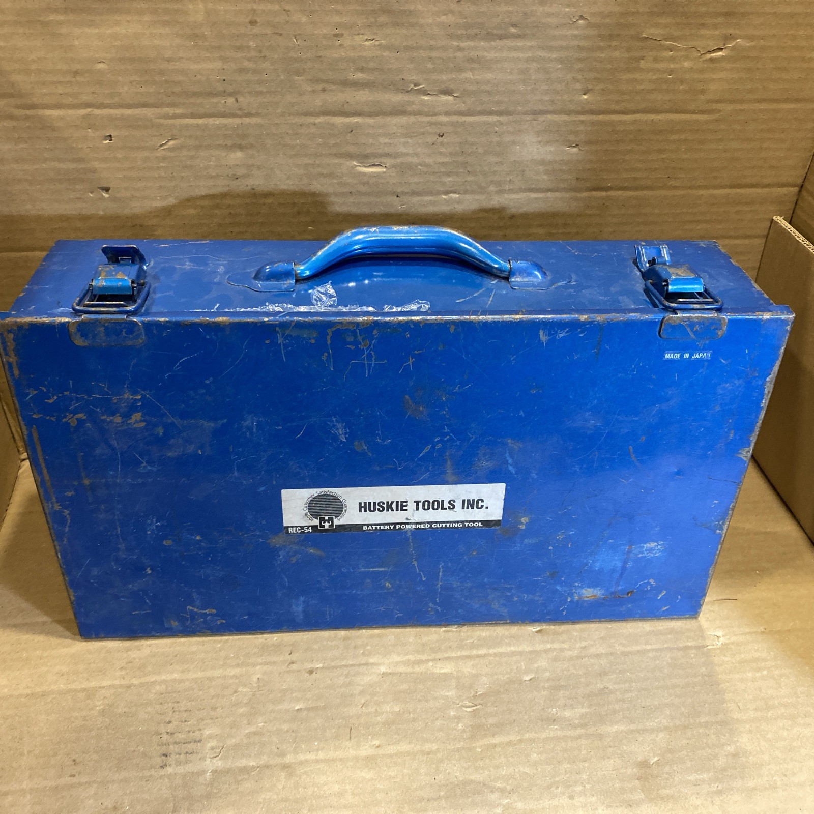 Huskie Robo-Cut Rec54 with Case