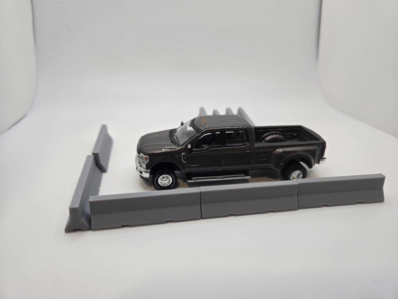 1/64 Scale Jersey Barriers *9 Pack*