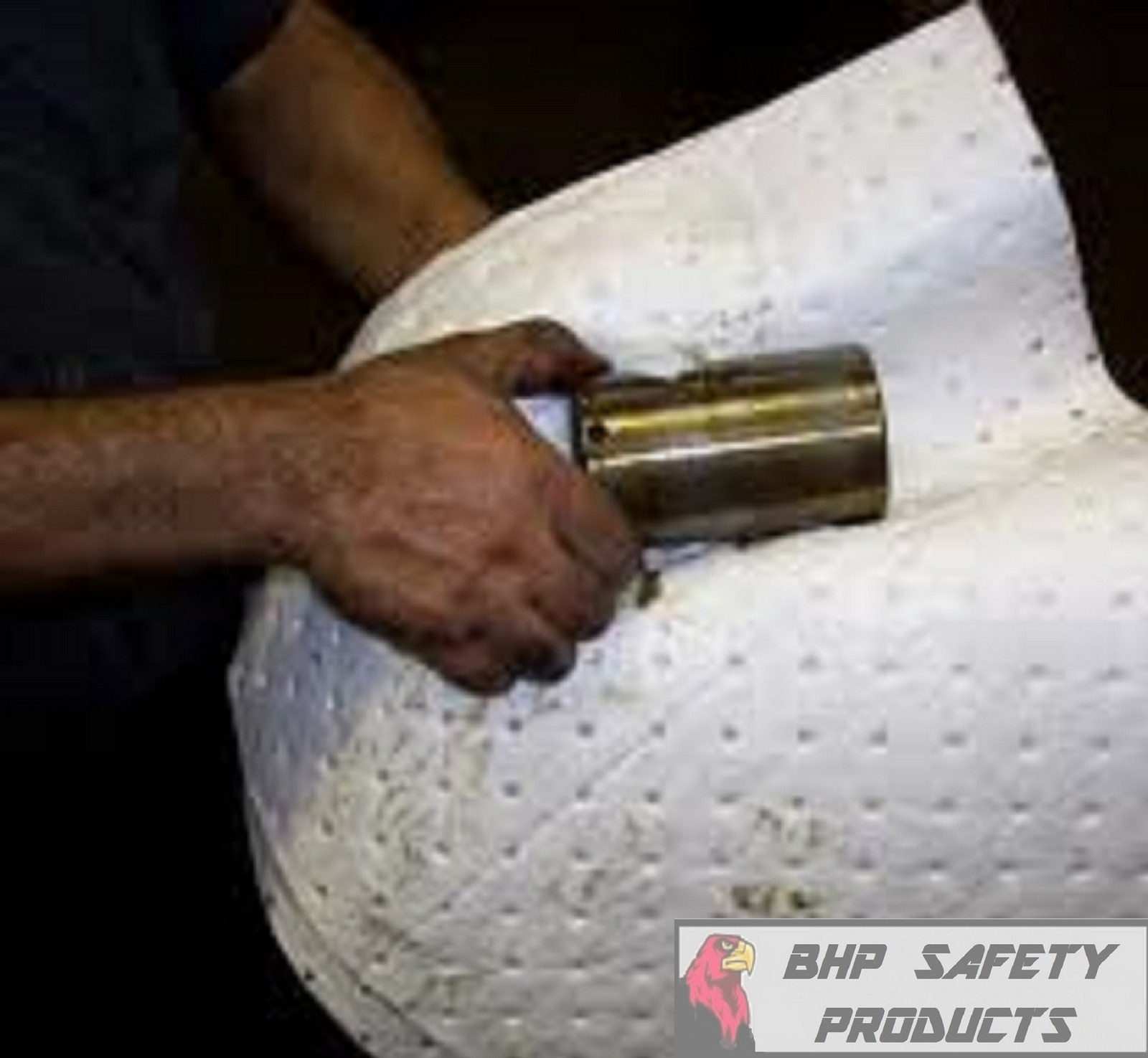 WHITE BONDED OIL ABSORBENT PADS 17"X15" 100 PADS/CASE (ABSORBS ALL HYDROCARBONS)