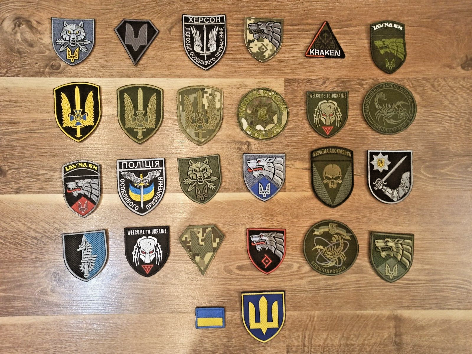 Ukraine war military flag Special Forces + 26 patches Ukrainian Special Forces