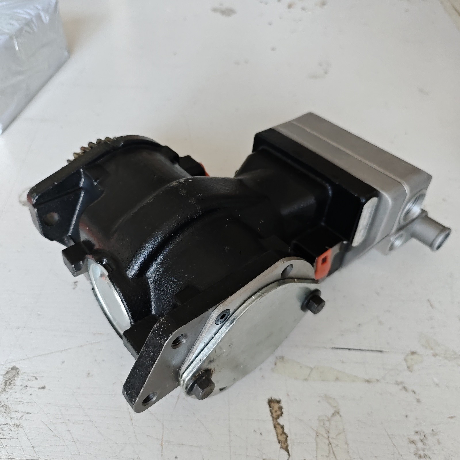 Cummins 5286966RX Air Brake Compressor for 6BT 6BT5.9 Engine 4946293