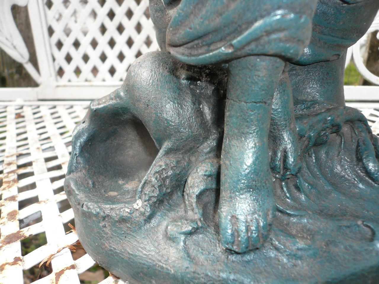 EXQUISITE MAIDEN ROCK SEASHELL VINTAGE CEMENT/CONCRETE GARDEN ORNAMENT 16" TALL