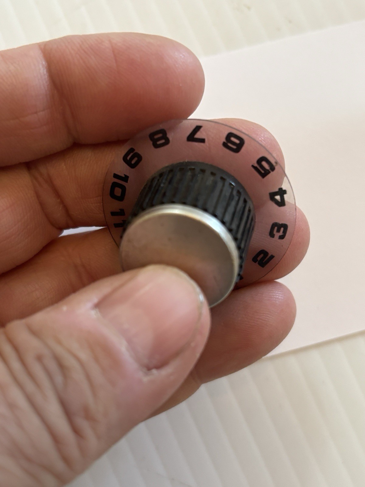 GIBSON MEDALIST 4/10 TUBE AMPLIFIER - ONE ORIGINAL KNOB