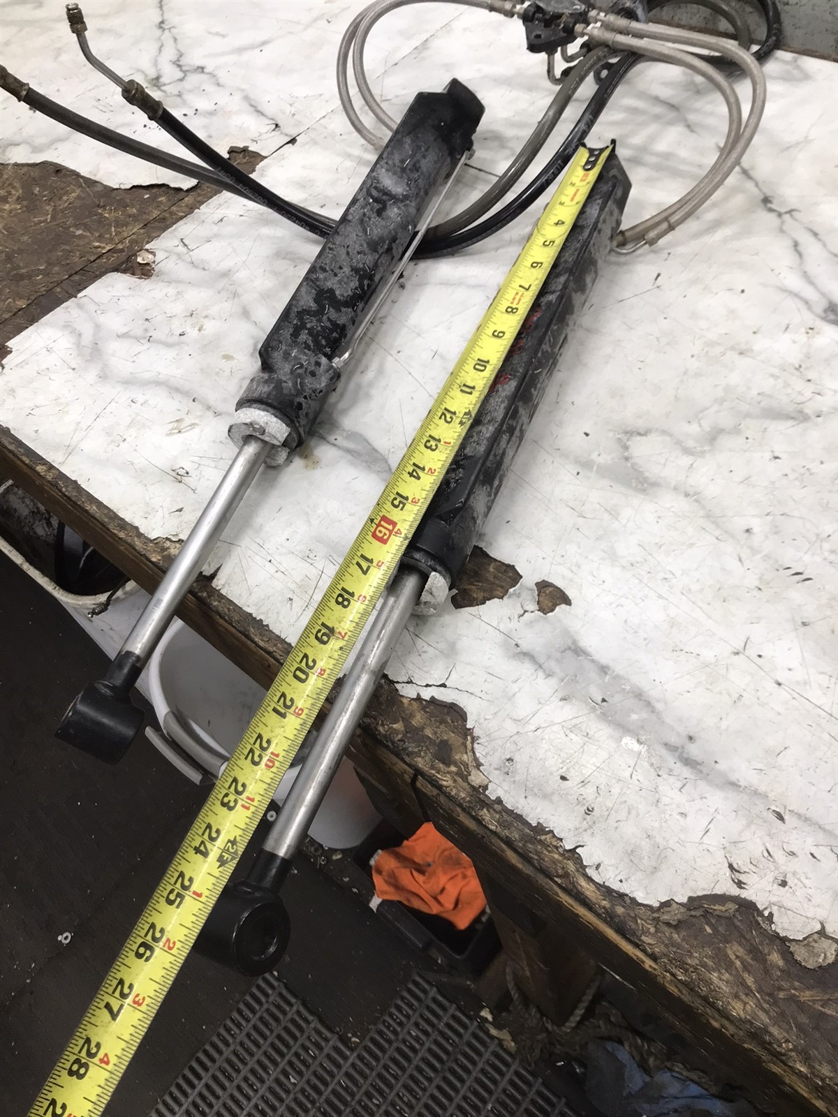 Mercury marine MerCruiser Alpha Bravo trim tilt lift hydraulic cylinders NO SALT