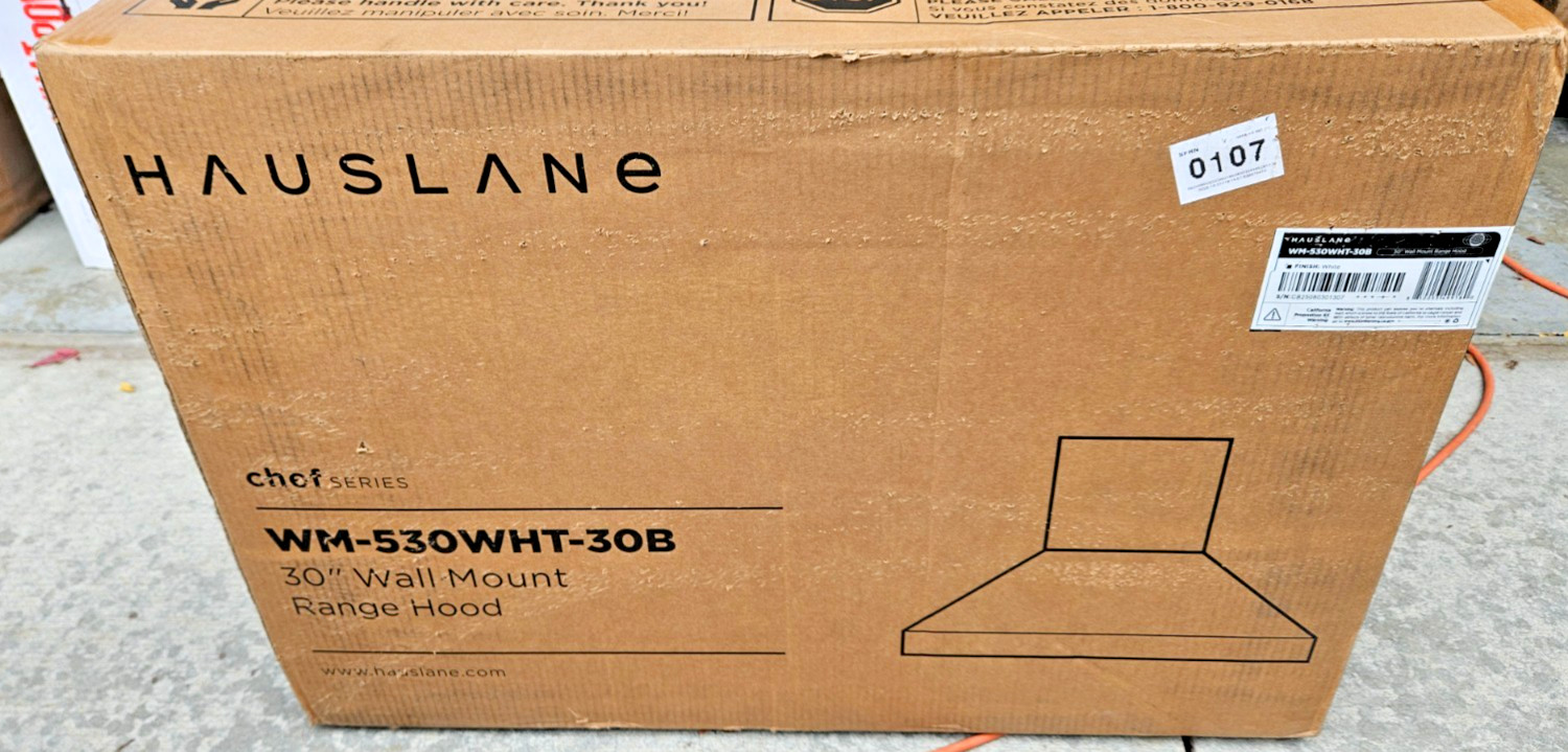 Hauslane 30 inch Convertible 450-CFM Matte White Wall-Mounted Range Hood