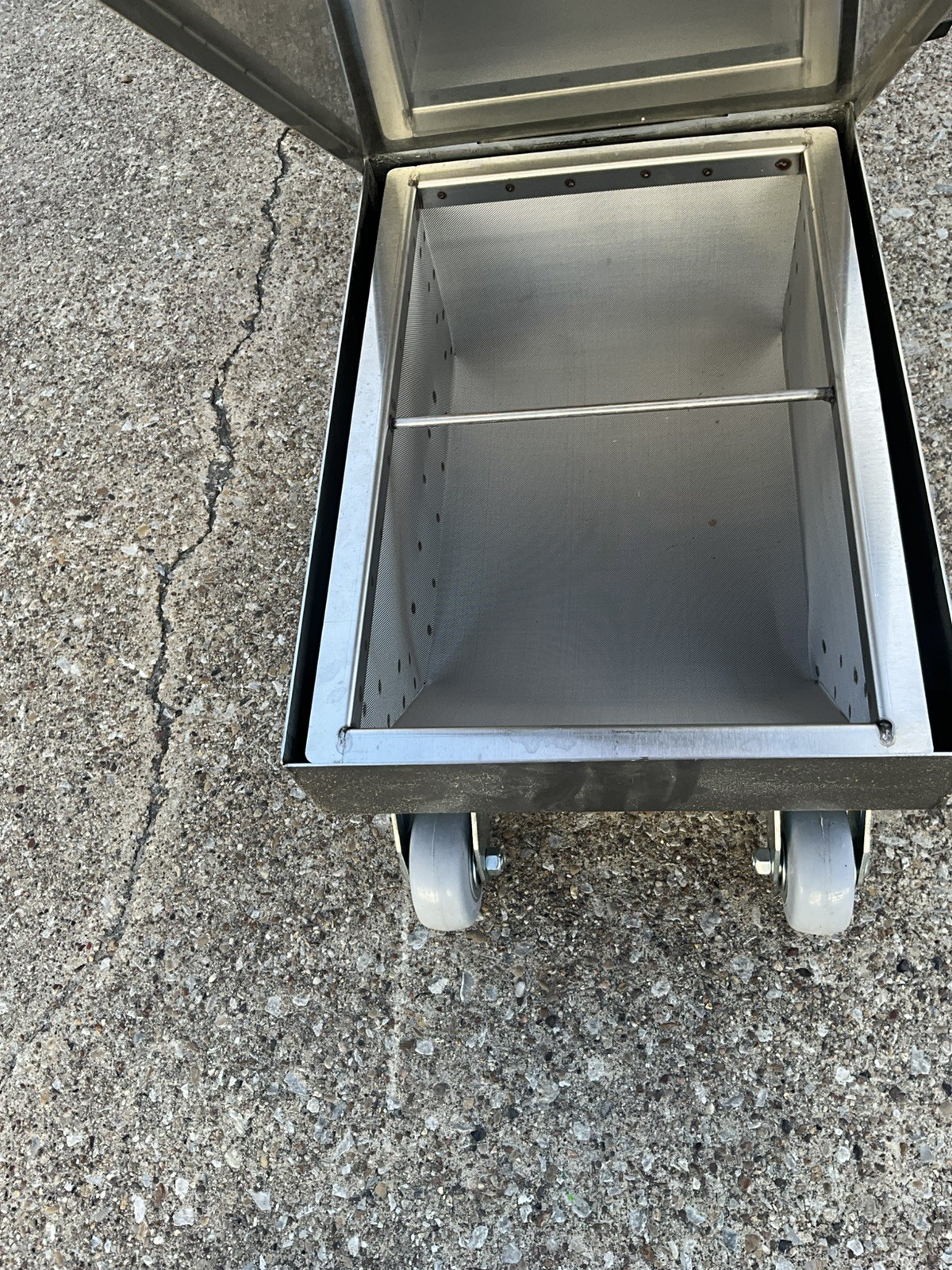 2024 Frontline International 10SS Grease Caddy filter Heated Grease Oil Filter E