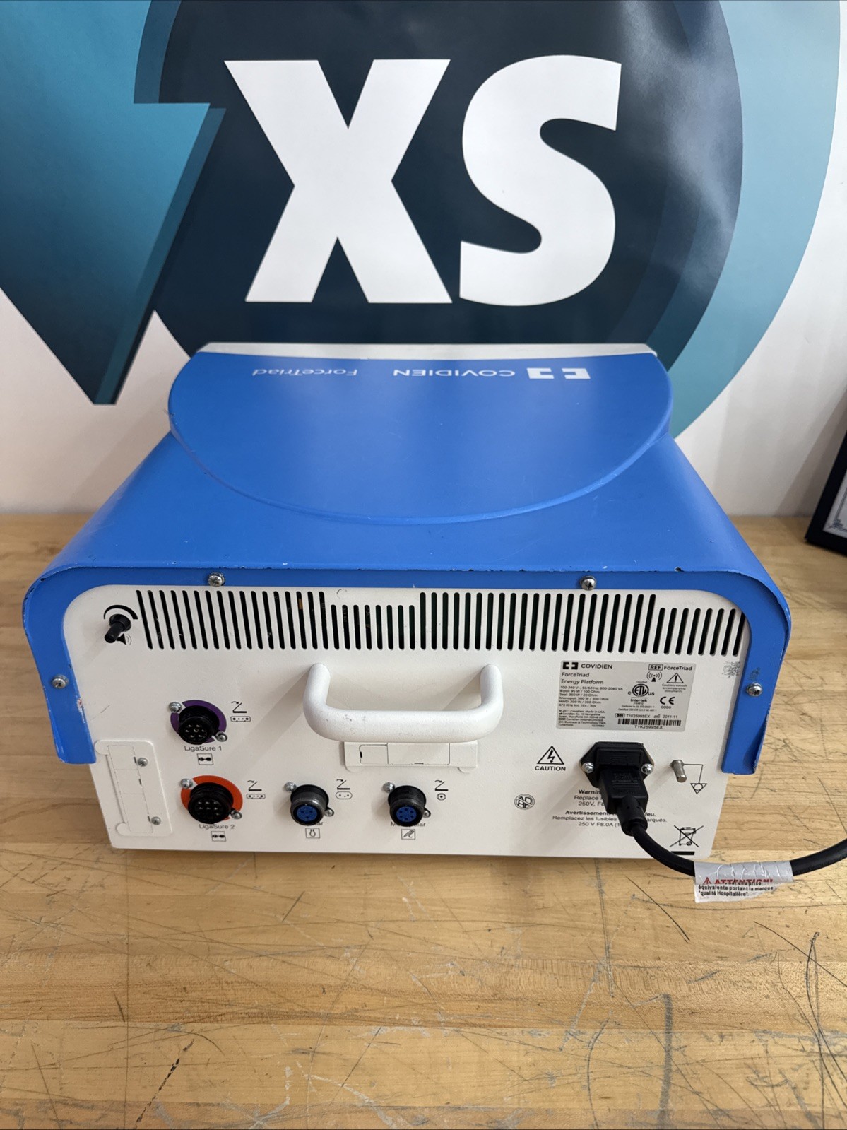 Covidien ValleyLab Force Triad v4.0 Electrosurgical Generator ESU w/ Pedals