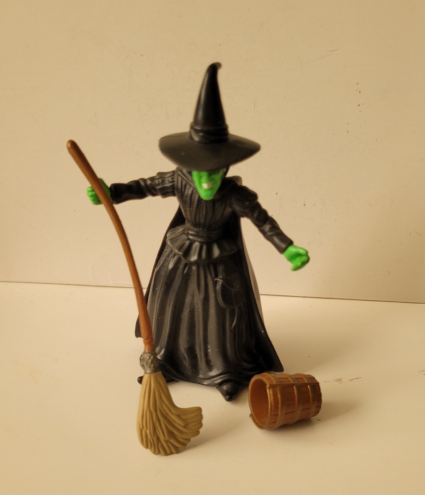 WIZARD of OZ WICKED WITCH of WEST Trevco PVC Figure Turner Presents 1998