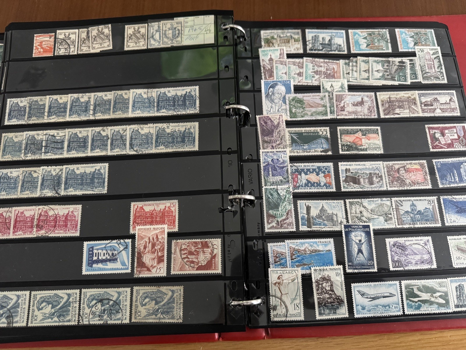 France Stamp Collection With 70 Pages PVC Album 1900-Modern-Some Early Good CV