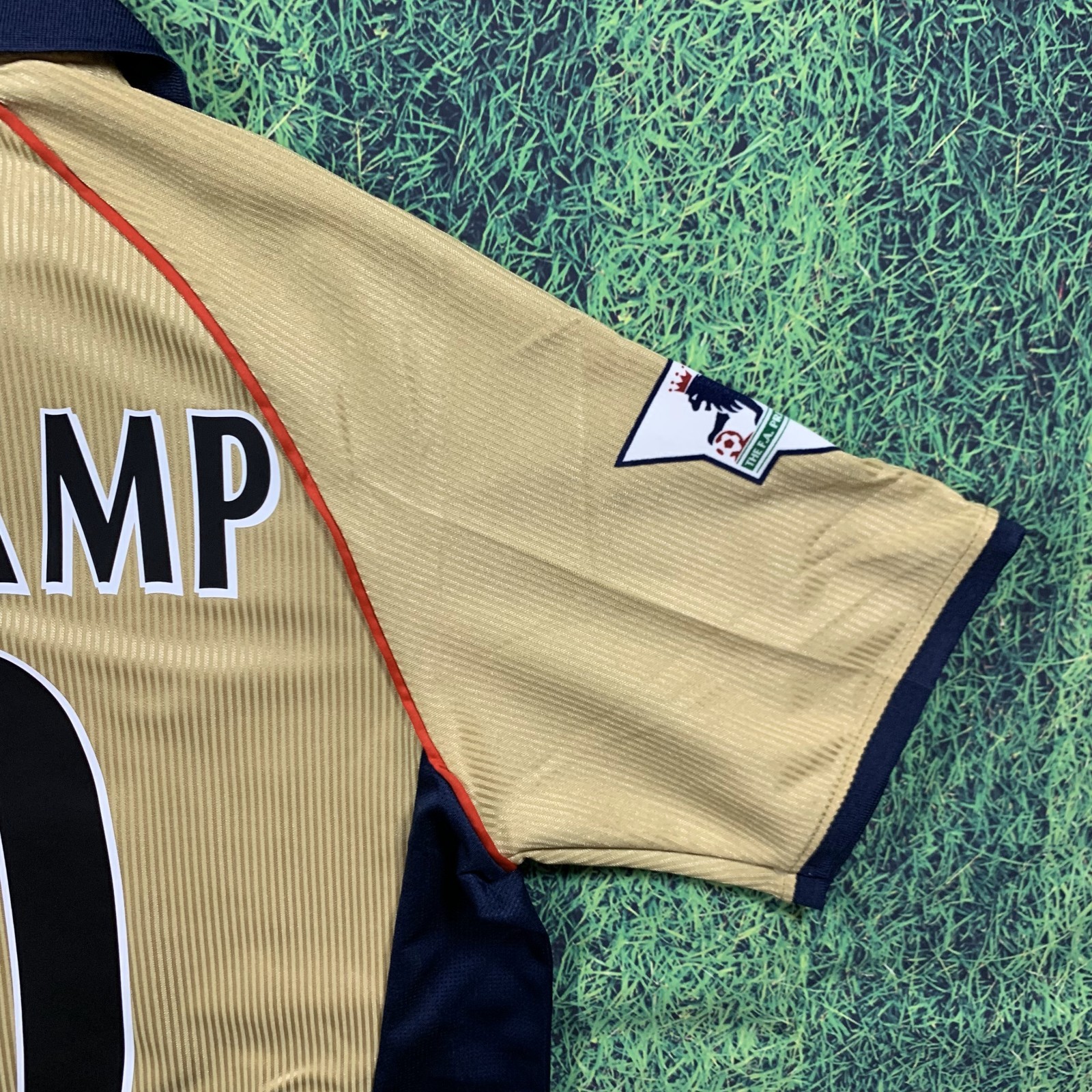 Bergkamp Arsenal 2001/2002 Away Jersey - Retro Jersey - Mens Sizes - New