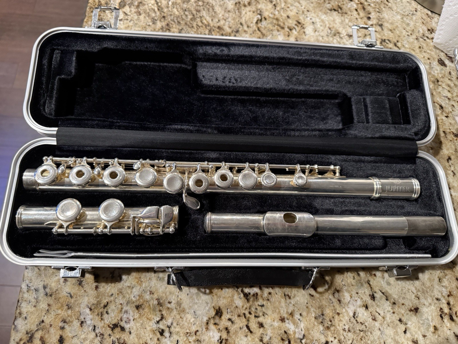 Jupiter FL710RO. Flute With New Case.