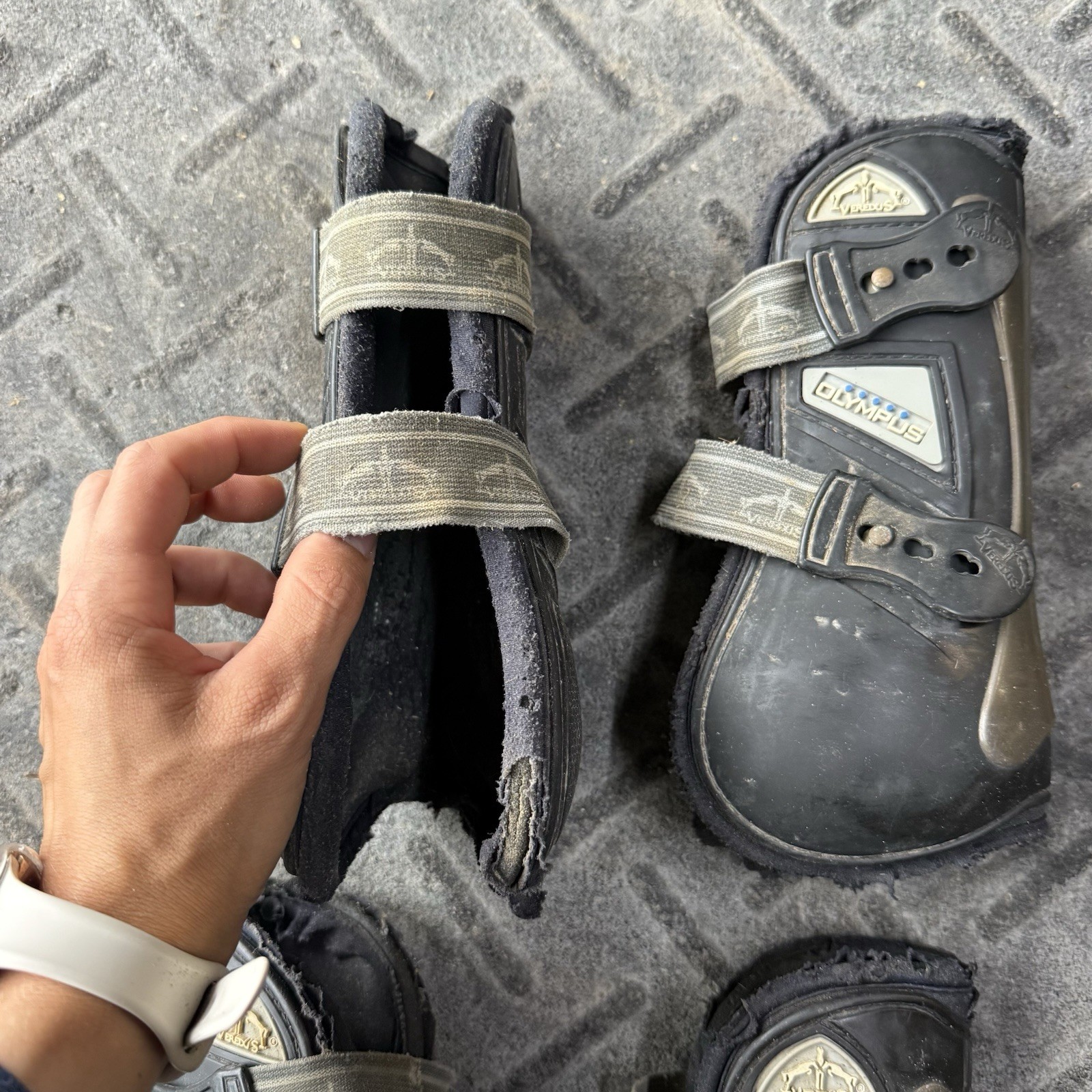 Set Of 4 Medium Black Veredus Horseback Riding Open Front Jumping Boots