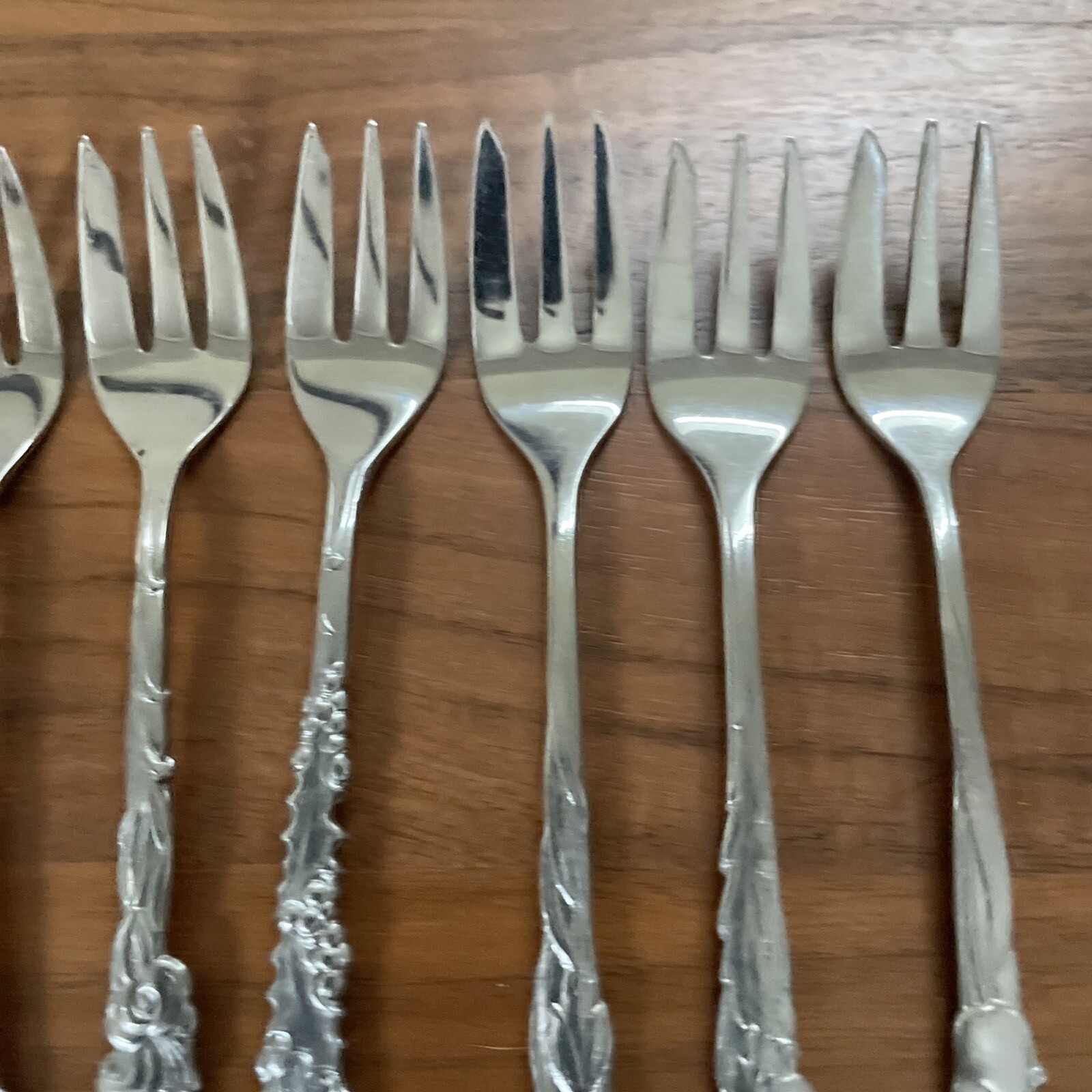 VintageGero Zilmeta 7 stainless Cocktail Hors D'oeuvre Forks Floral